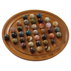Gioco del Solitario in Marmo Tavola in legno duro con 38 biglie di pietra minerale, Francia anni '20