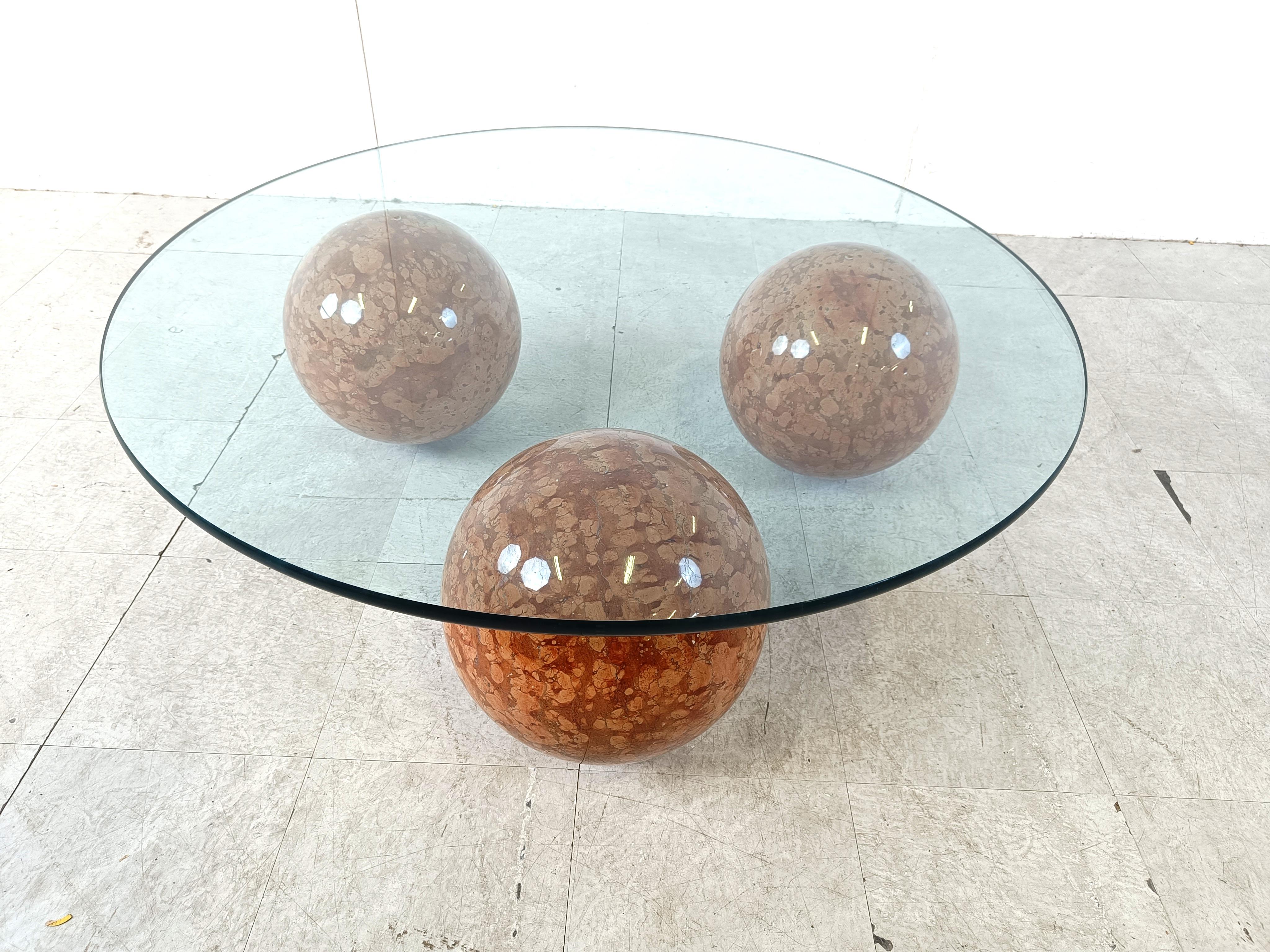 Italian Marble sphere coffee table, italy, 1980s For Sale