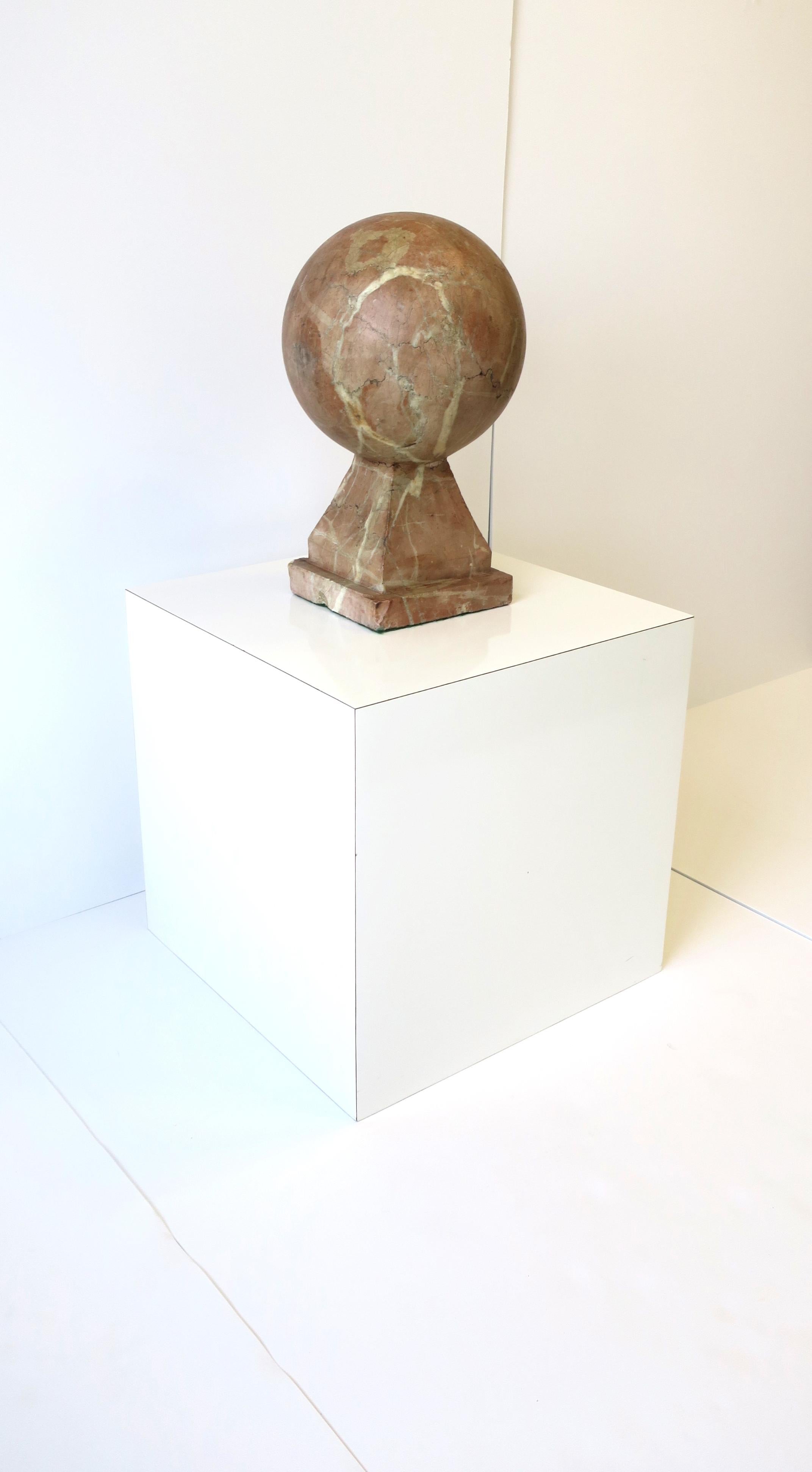 Sculpture sphère en marbre Art Déco moderne en vente 1