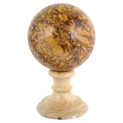 Presse-papiers sphère en marbre Galileo