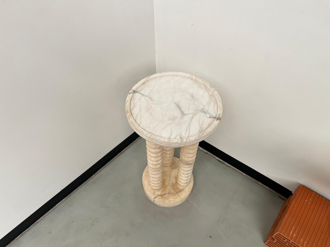Stand en marbre avec 3 colonnes, vers 1970, France en vente 1