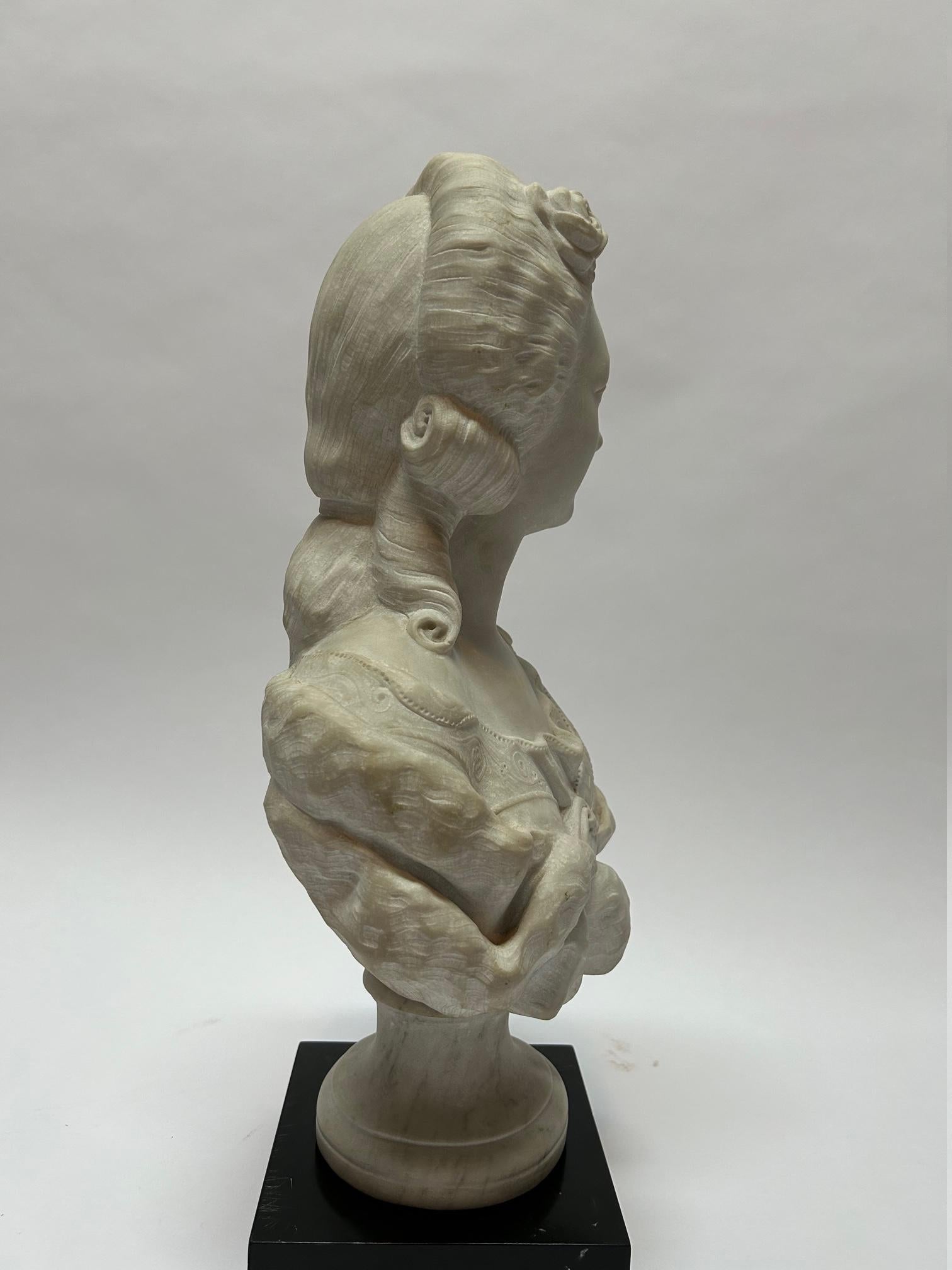 Marble Statue Marie Antoinette In Good Condition For Sale In Esbeek, NL