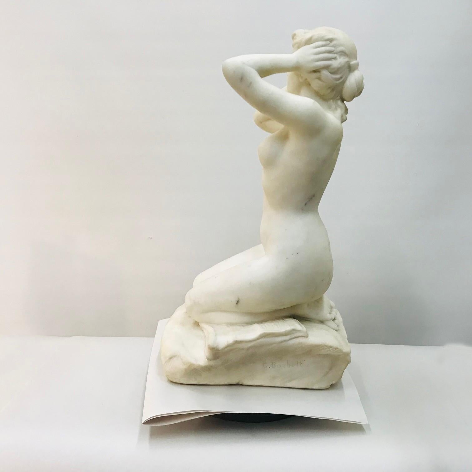 italien Statue en marbre « Awakening » d'après Constantino Barbella en vente