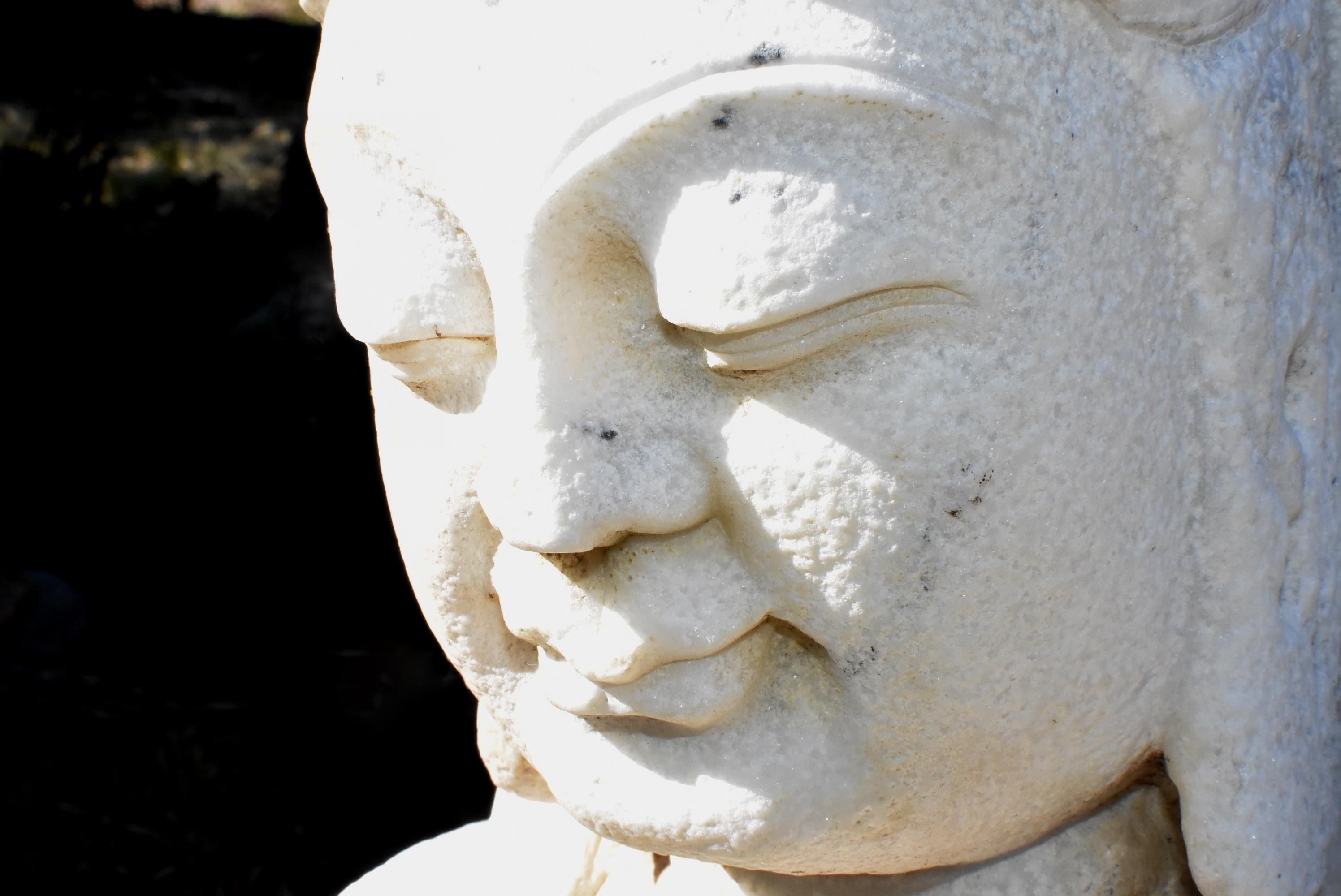 Large Marble Statue of Kwan Yin Avalokiteshara For Sale 3