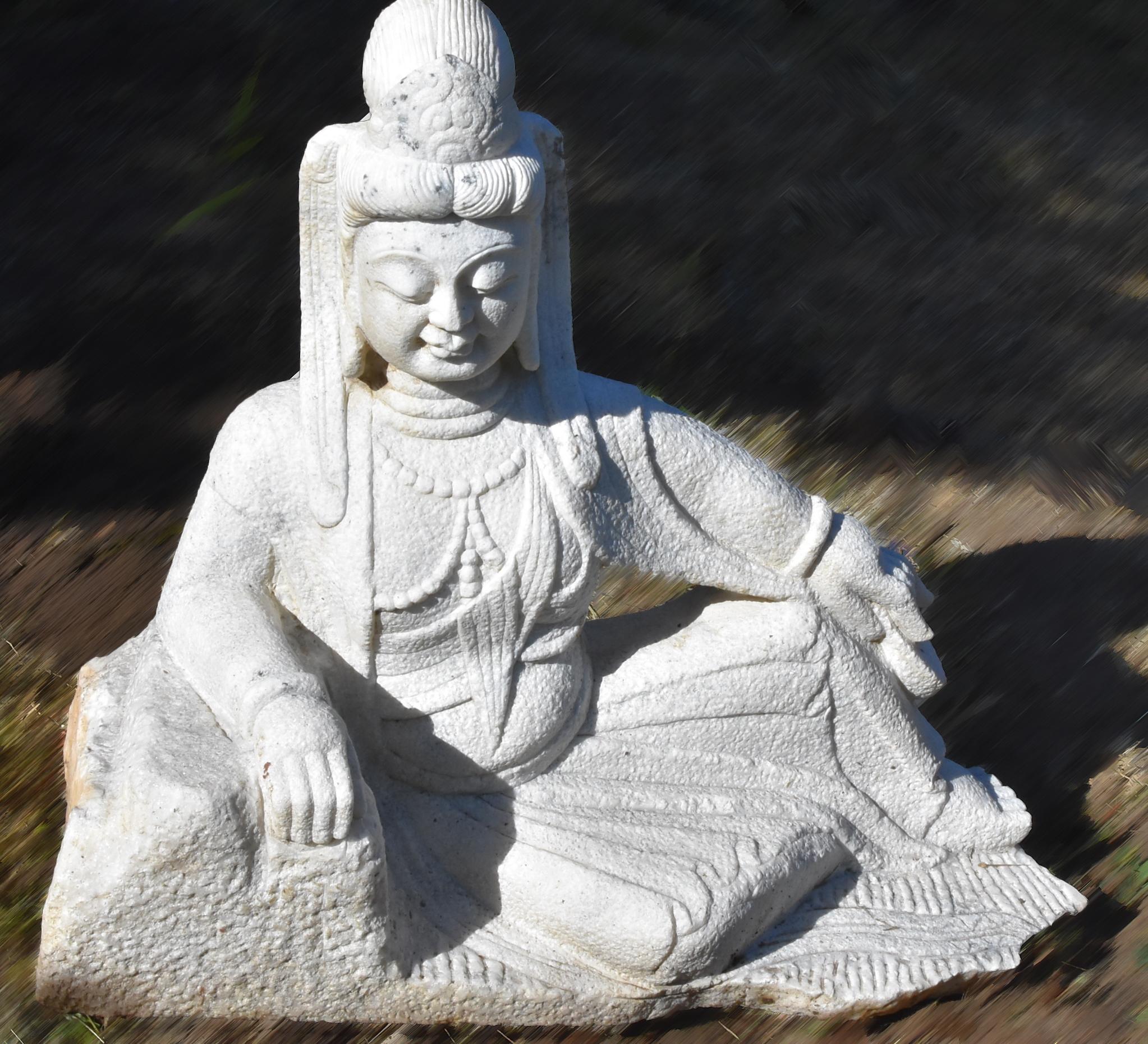 Large Marble Statue of Kwan Yin Avalokiteshara For Sale 7