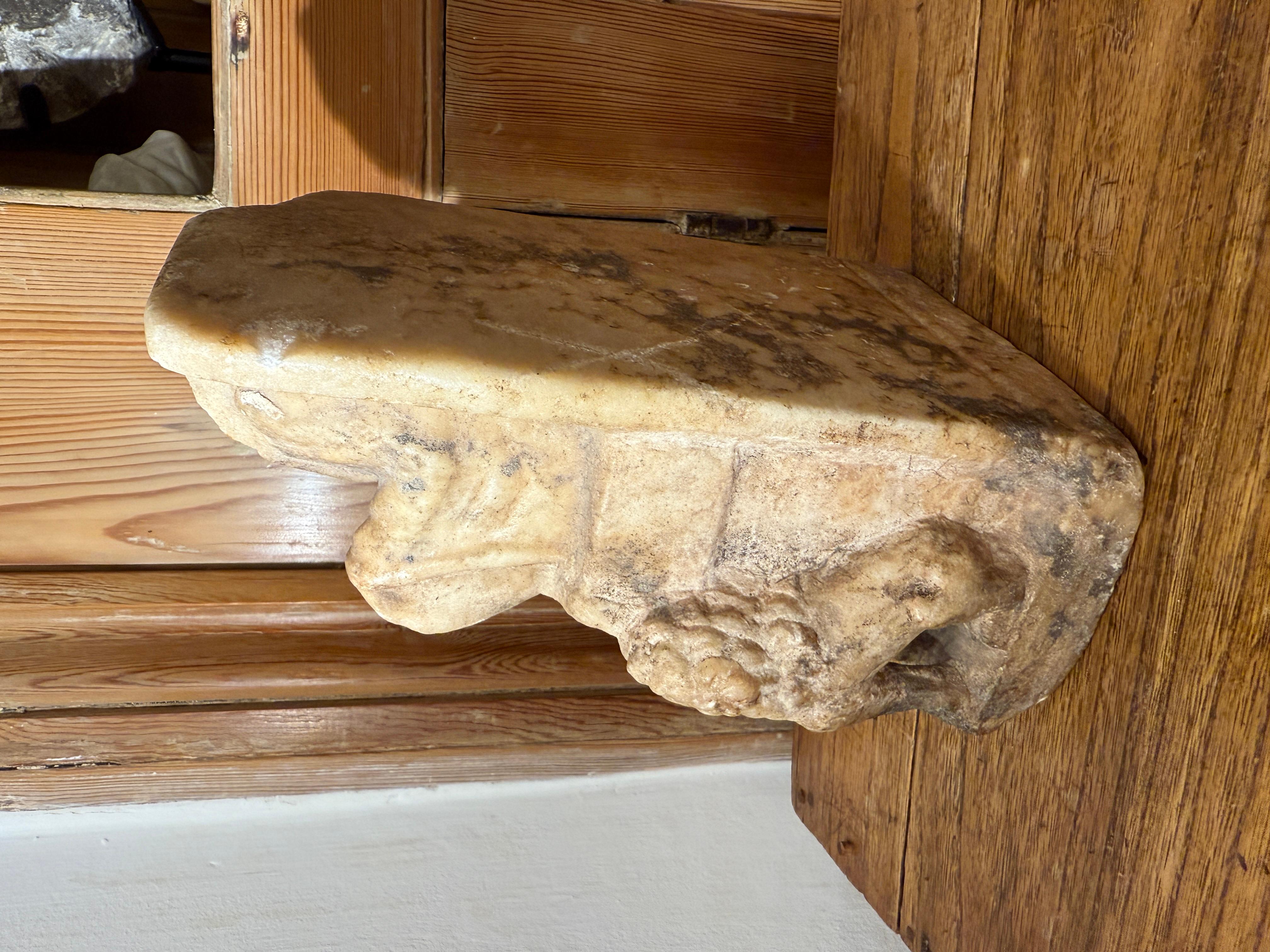 Statuette en marbre de Cybèle trônant, Empire romain, vers le IIIe siècle après J.-C. en vente 6