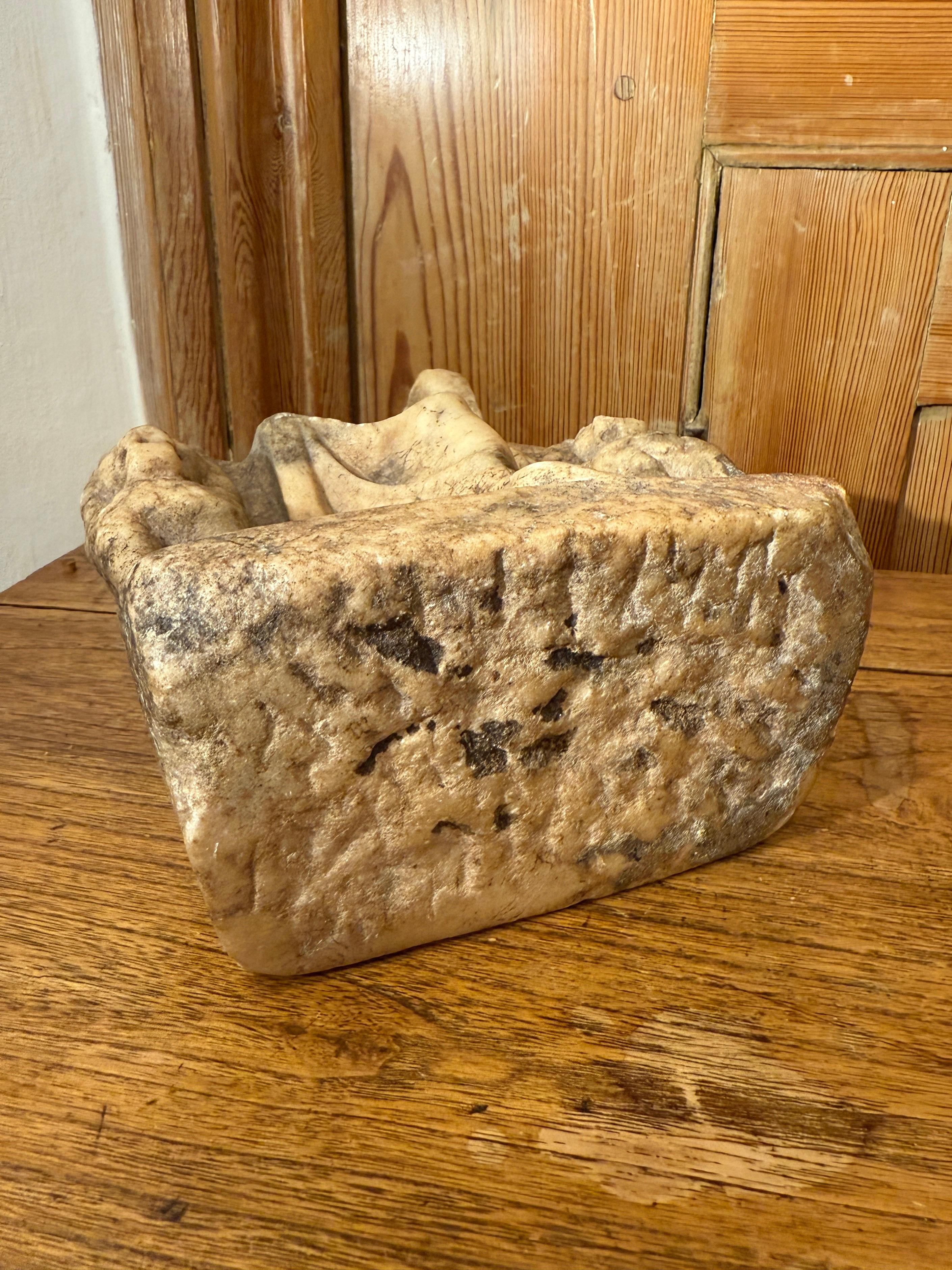 Statuette en marbre de Cybèle trônant, Empire romain, vers le IIIe siècle après J.-C. en vente 10