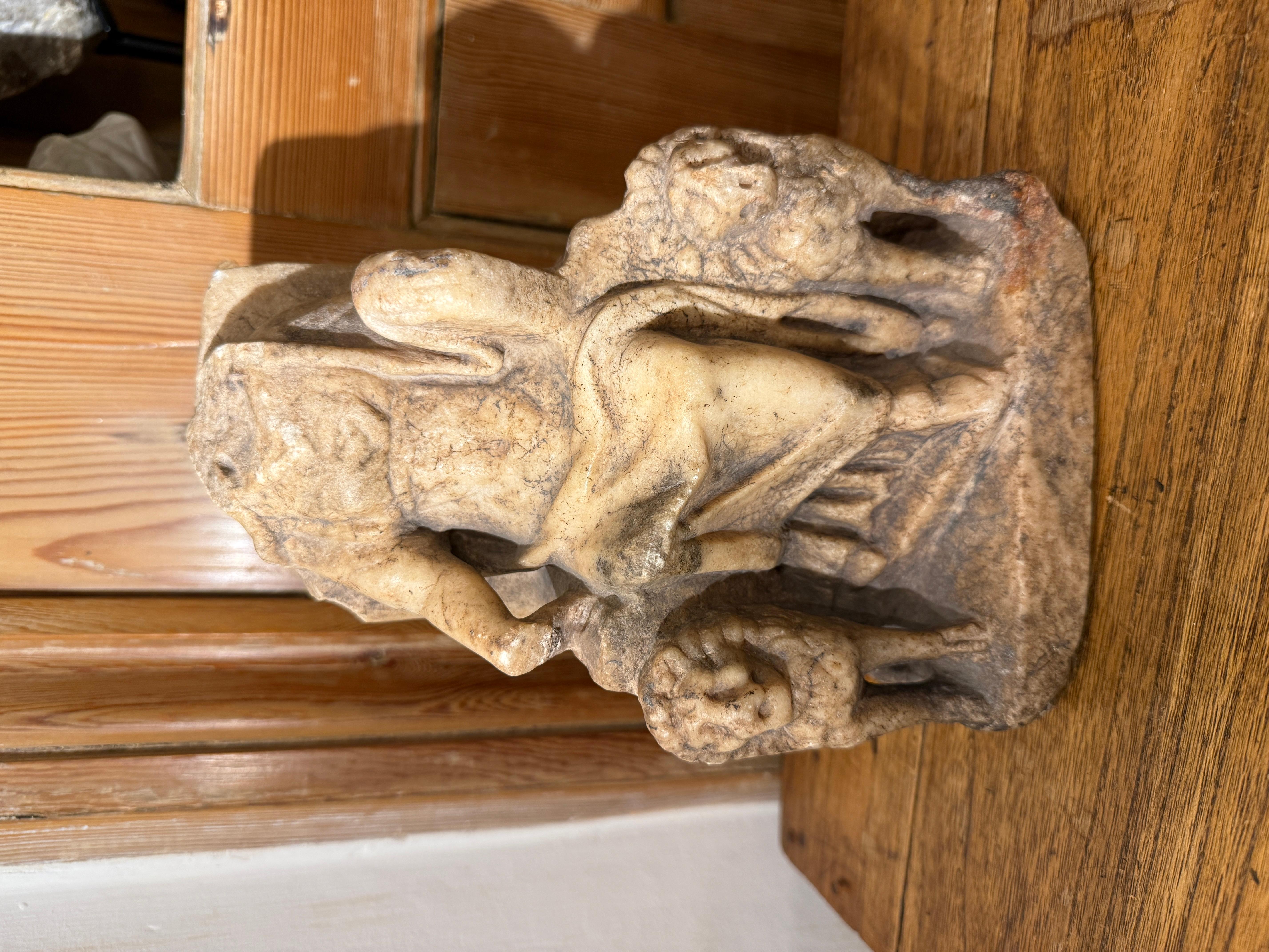 Statuette en marbre de Cybèle trônant, Empire romain, vers le IIIe siècle après J.-C. en vente 1