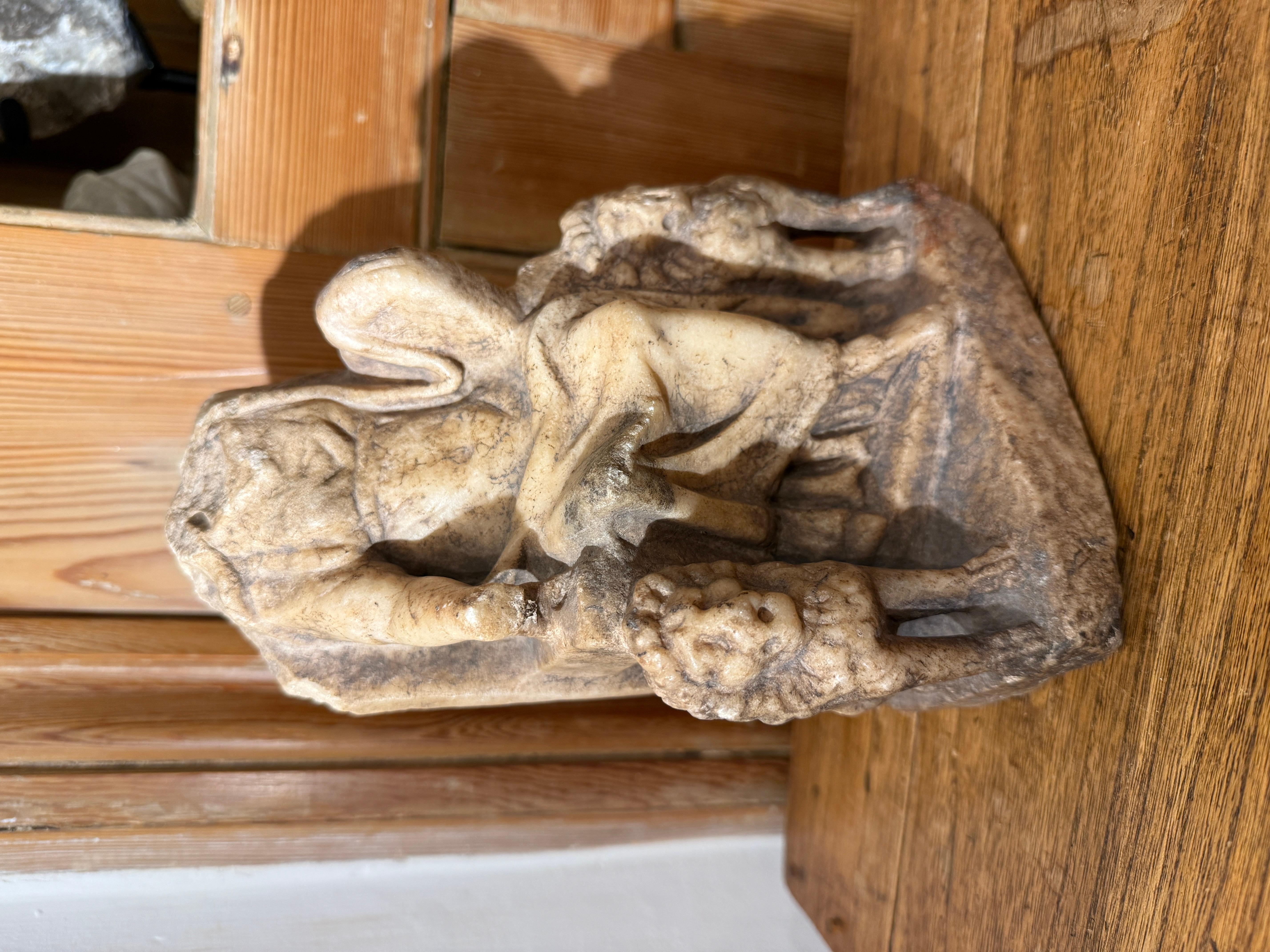 Statuette en marbre de Cybèle trônant, Empire romain, vers le IIIe siècle après J.-C. en vente 2