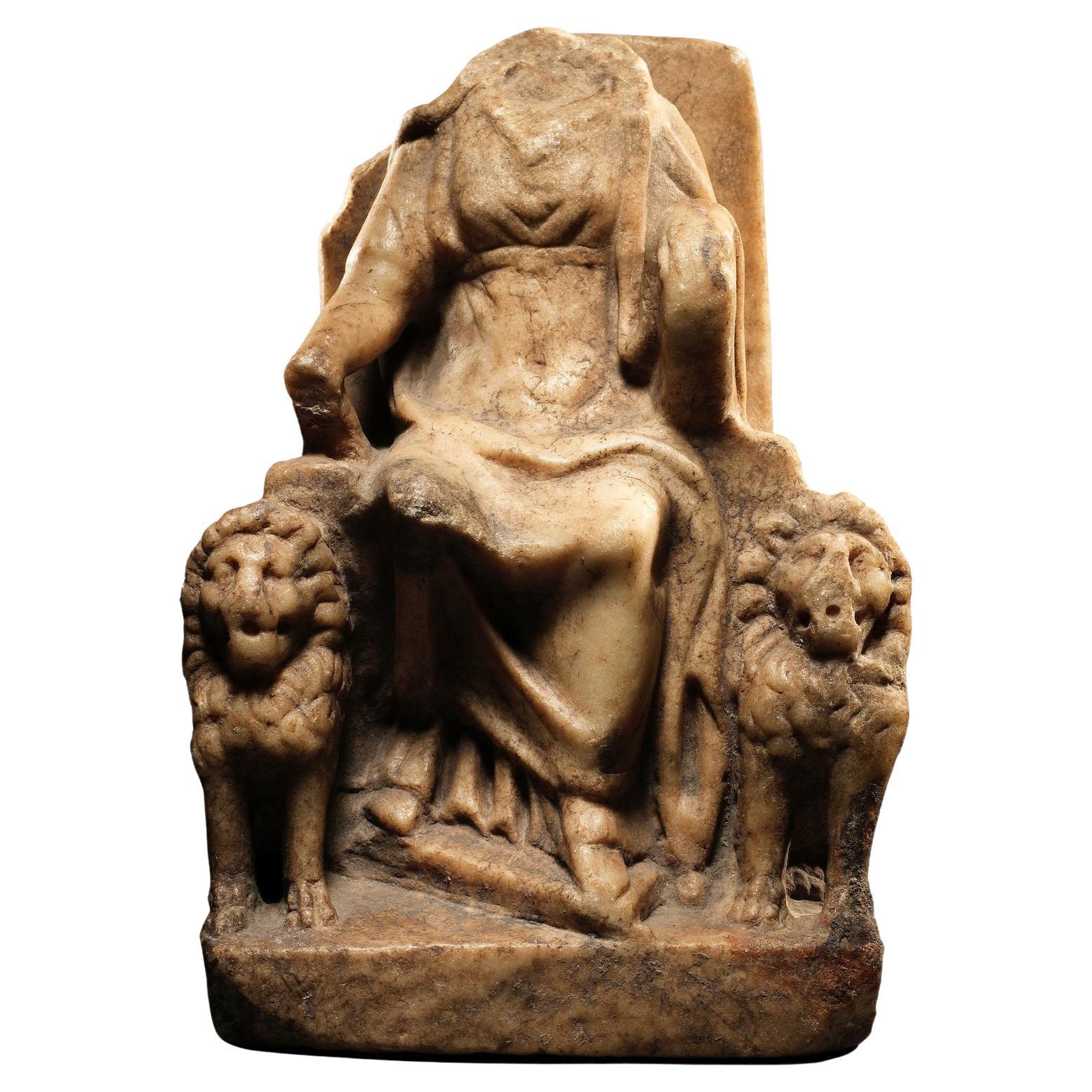 Statuette en marbre de Cybèle trônant, Empire romain, vers le IIIe siècle après J.-C. en vente