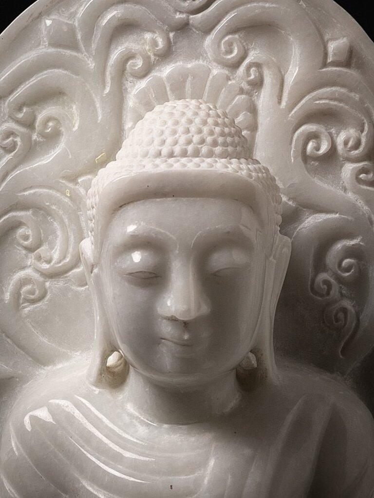 statue de Bouddha birman en pierre de marbre de Birmanie en vente 11