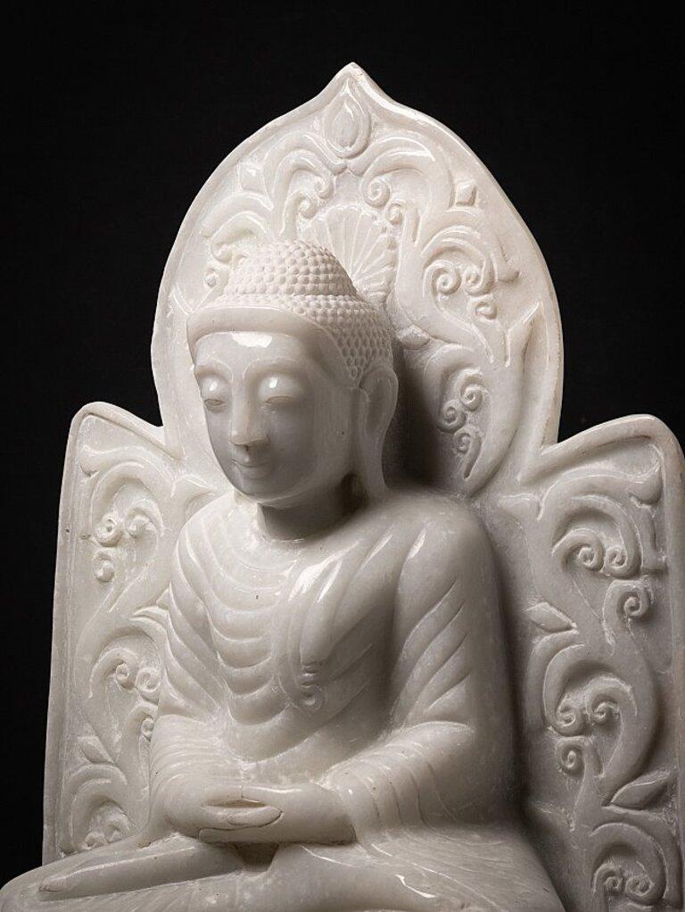 statue de Bouddha birman en pierre de marbre de Birmanie en vente 13