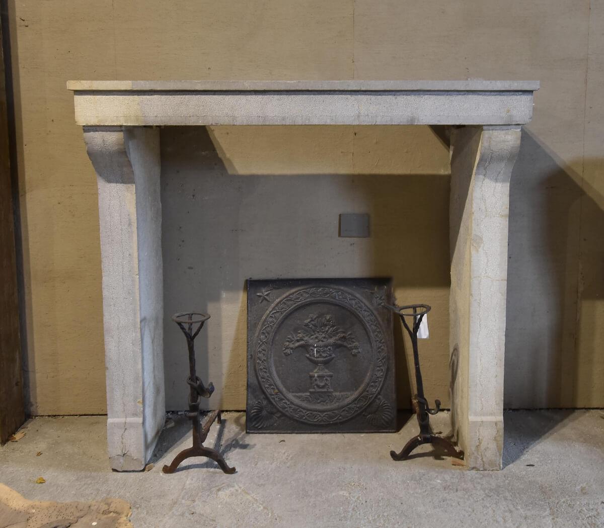 Marble stone fireplace mantel 19th Century In Fair Condition For Sale In Udenhout, NL