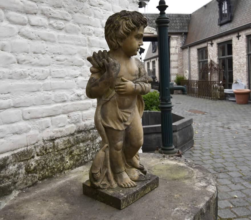 Marmorsteinstatue aus dem 20. Jahrhundert im Zustand „Starke Gebrauchsspuren“ im Angebot in Udenhout, NL