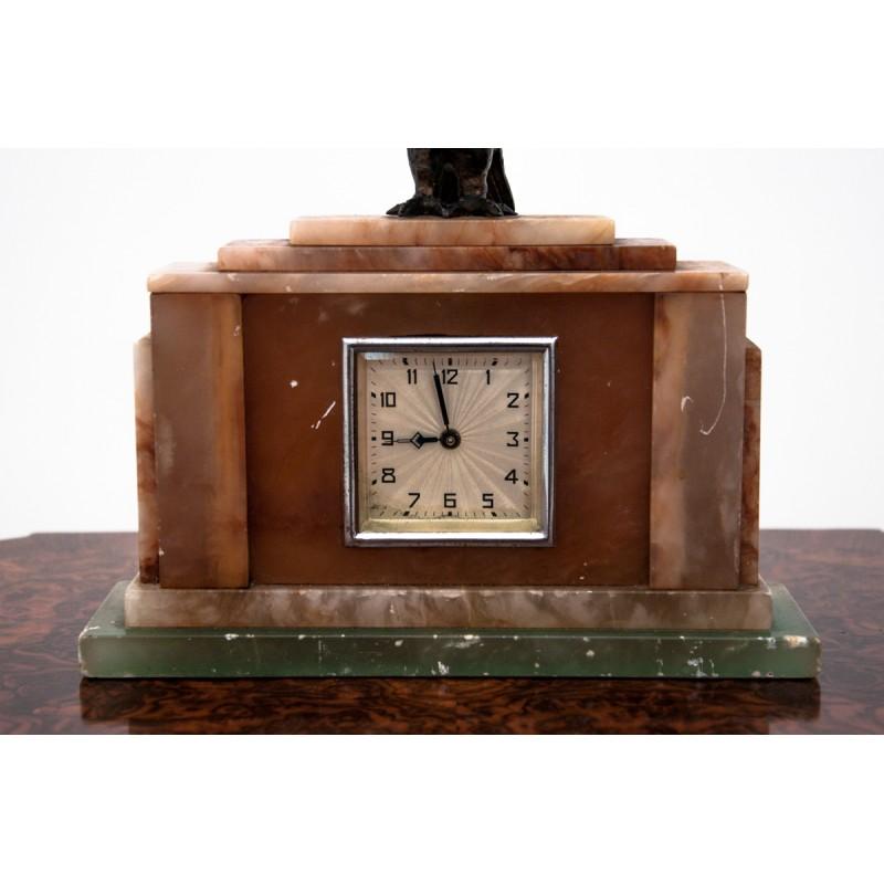 Empire Horloge de table en marbre avec sculpture d'oiseau:: Allemagne:: 1950 en vente