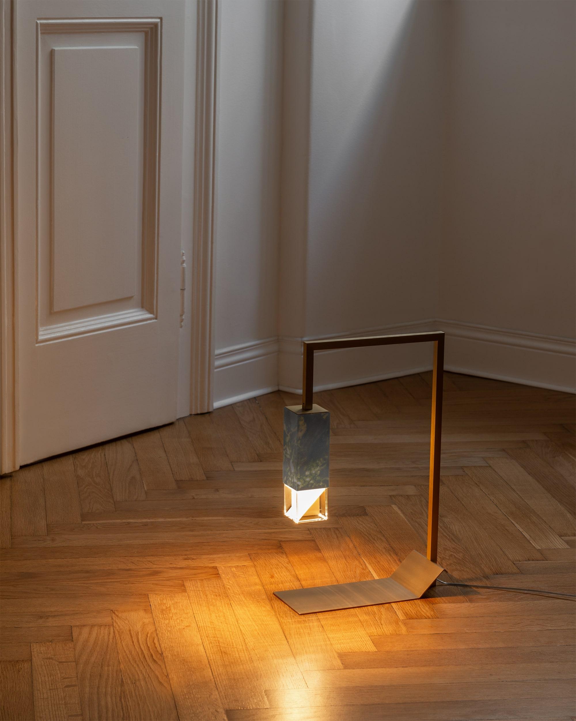 Lampe de table en marbre Two 01 Réédition Revamp de Formaminima en vente 1