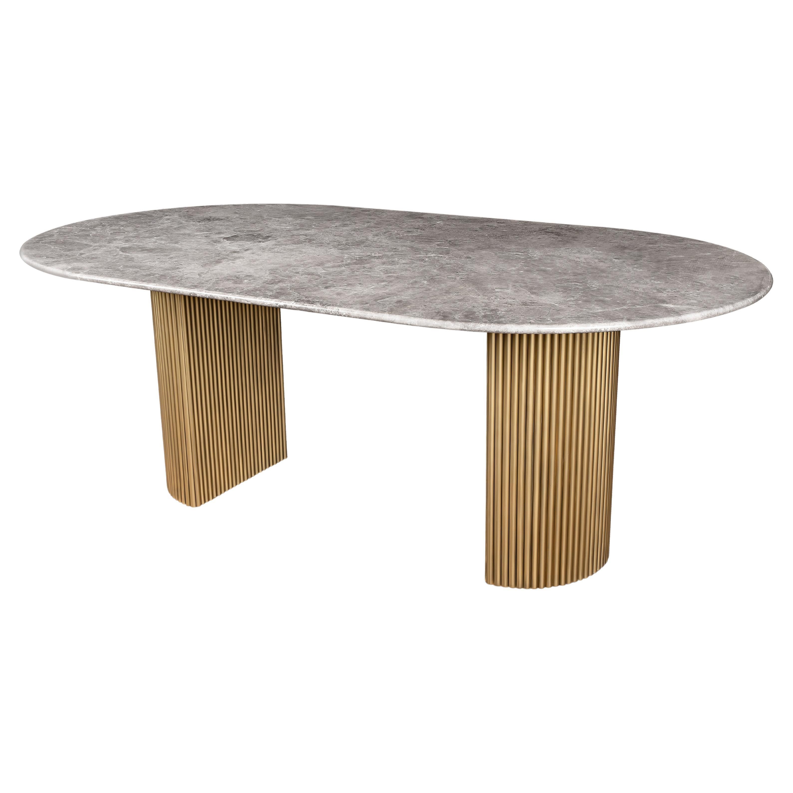 Table en marbre avec pieds en bois en vente
