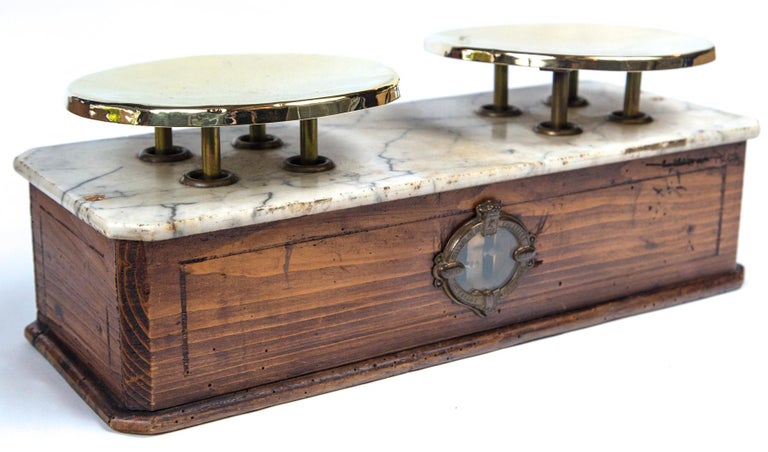 https://a.1stdibscdn.com/marble-top-bakery-scale-france-late-19th-century-for-sale-picture-6/f_11502/f_145544711556666368704/_MG_7049_master.jpg?width=768