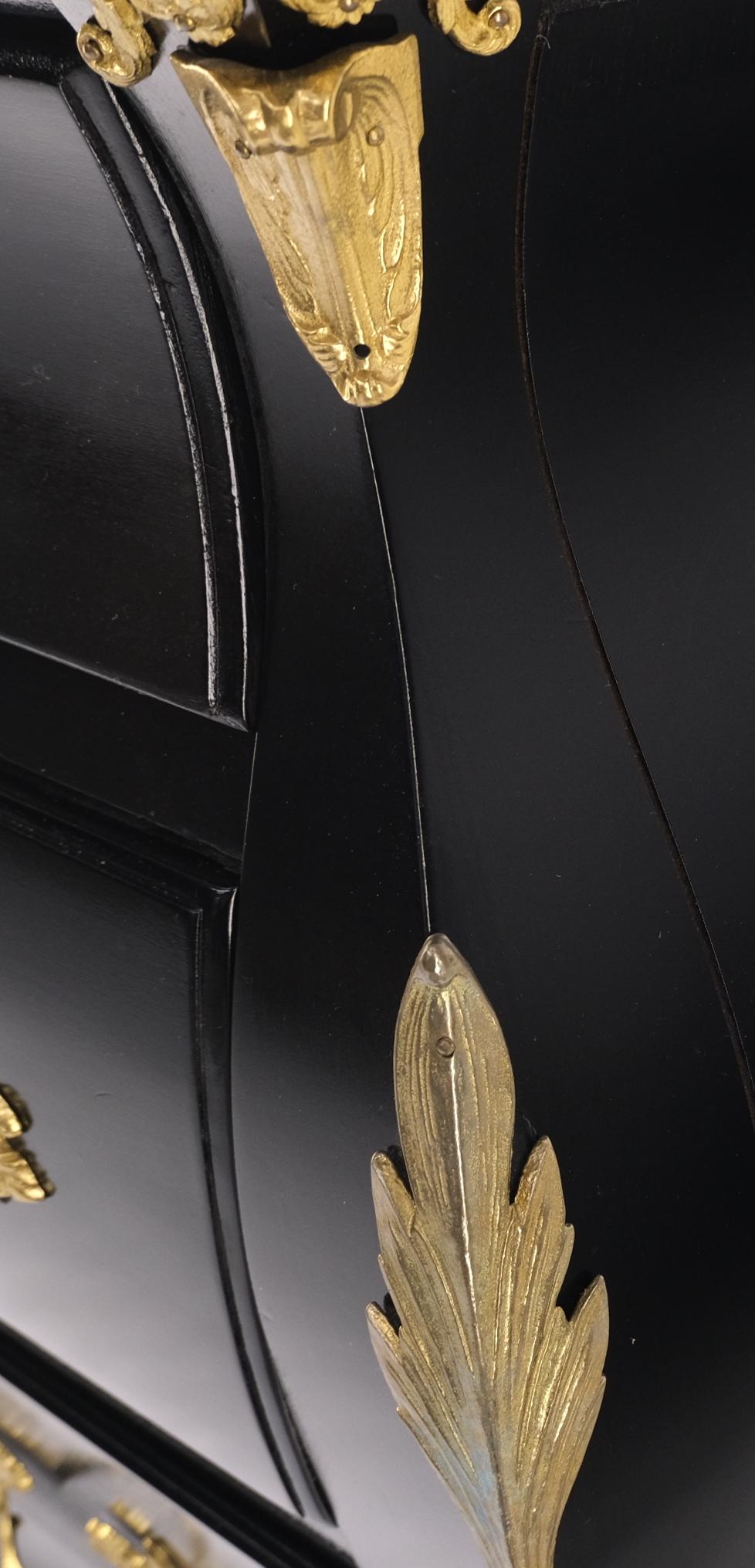 Bombay-Kleiderkommode mit Marmorplatte und schwarzem Lack und Messingbeschlägen mit 4 Schubladen in Mint im Angebot 3