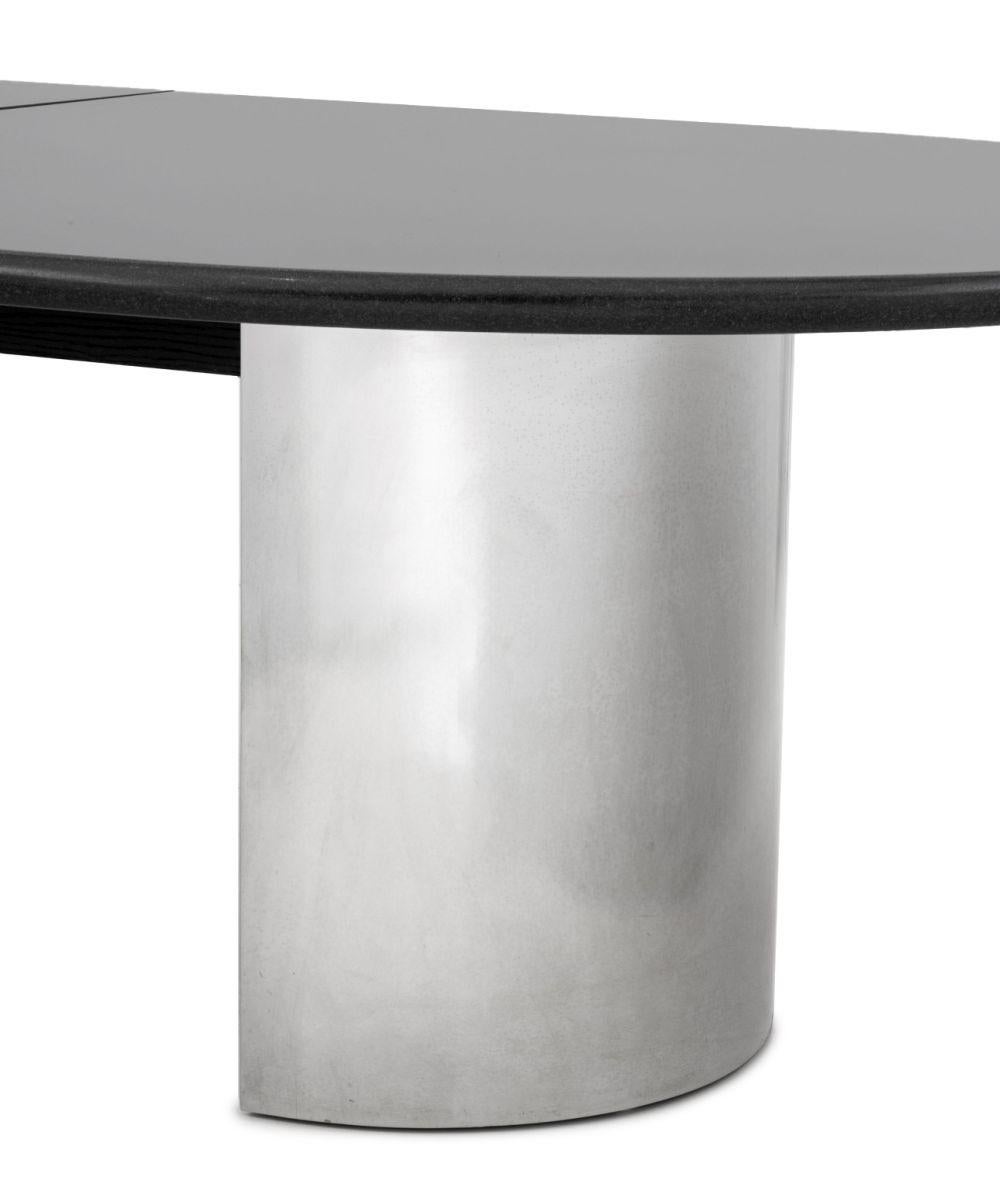 Chrome Table de salle à manger à double piédestal en chrome avec plateau en marbre en vente