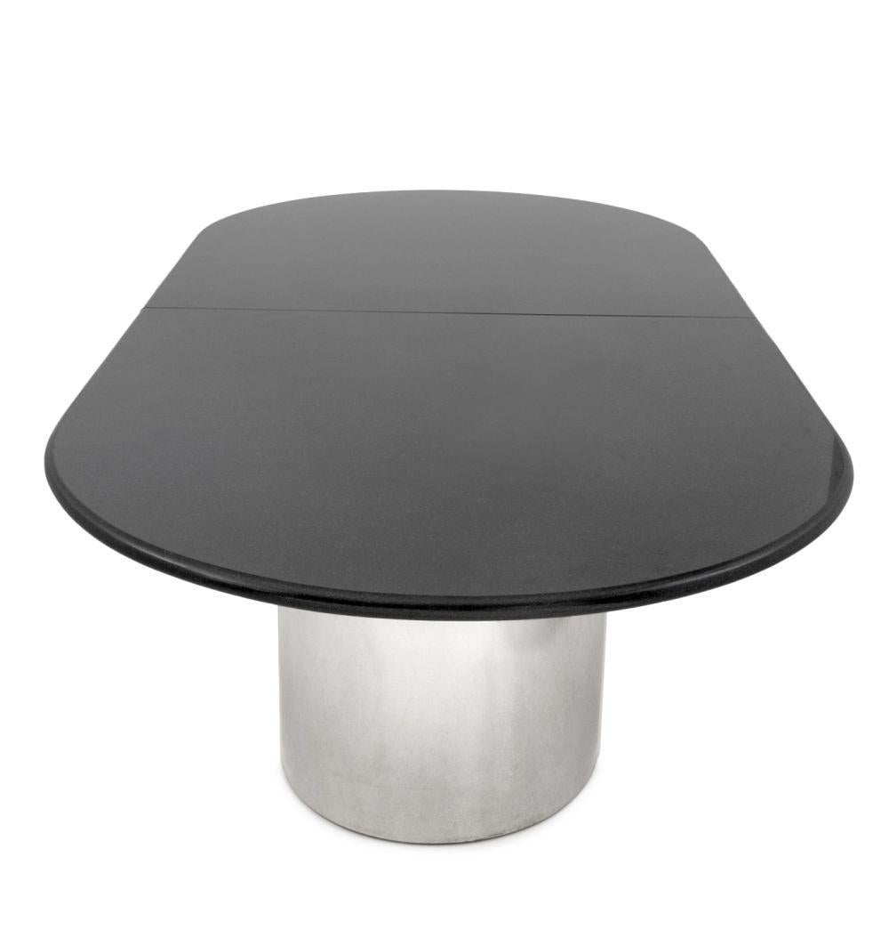 Table de salle à manger à double piédestal en chrome avec plateau en marbre en vente 2