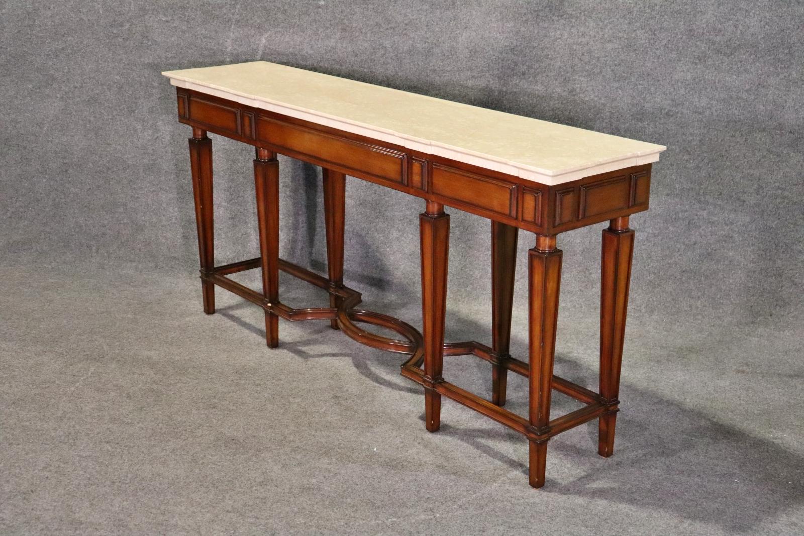 Inconnu Table console de style Régence française avec plateau en marbre  en vente