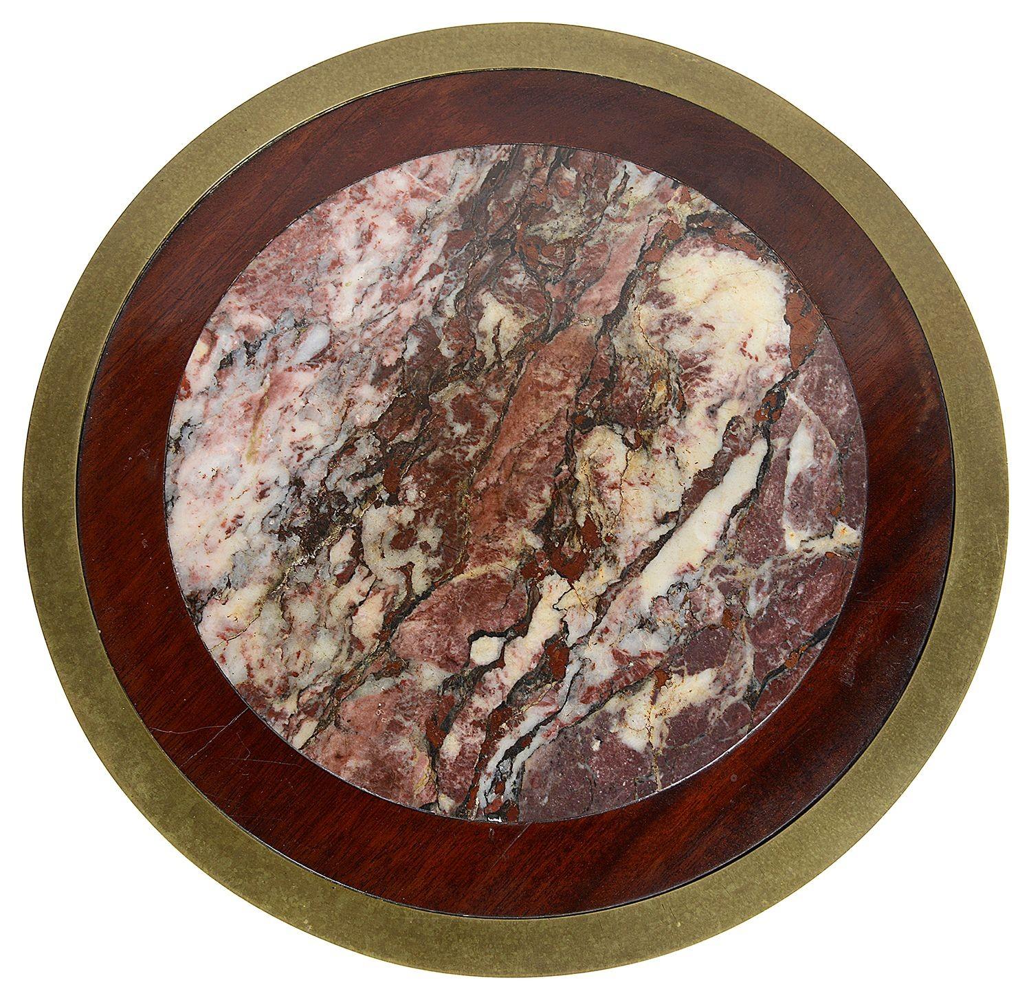 Guéridon / table d'appoint en marbre, d'après Weisweiler. Bon état - En vente à Brighton, Sussex