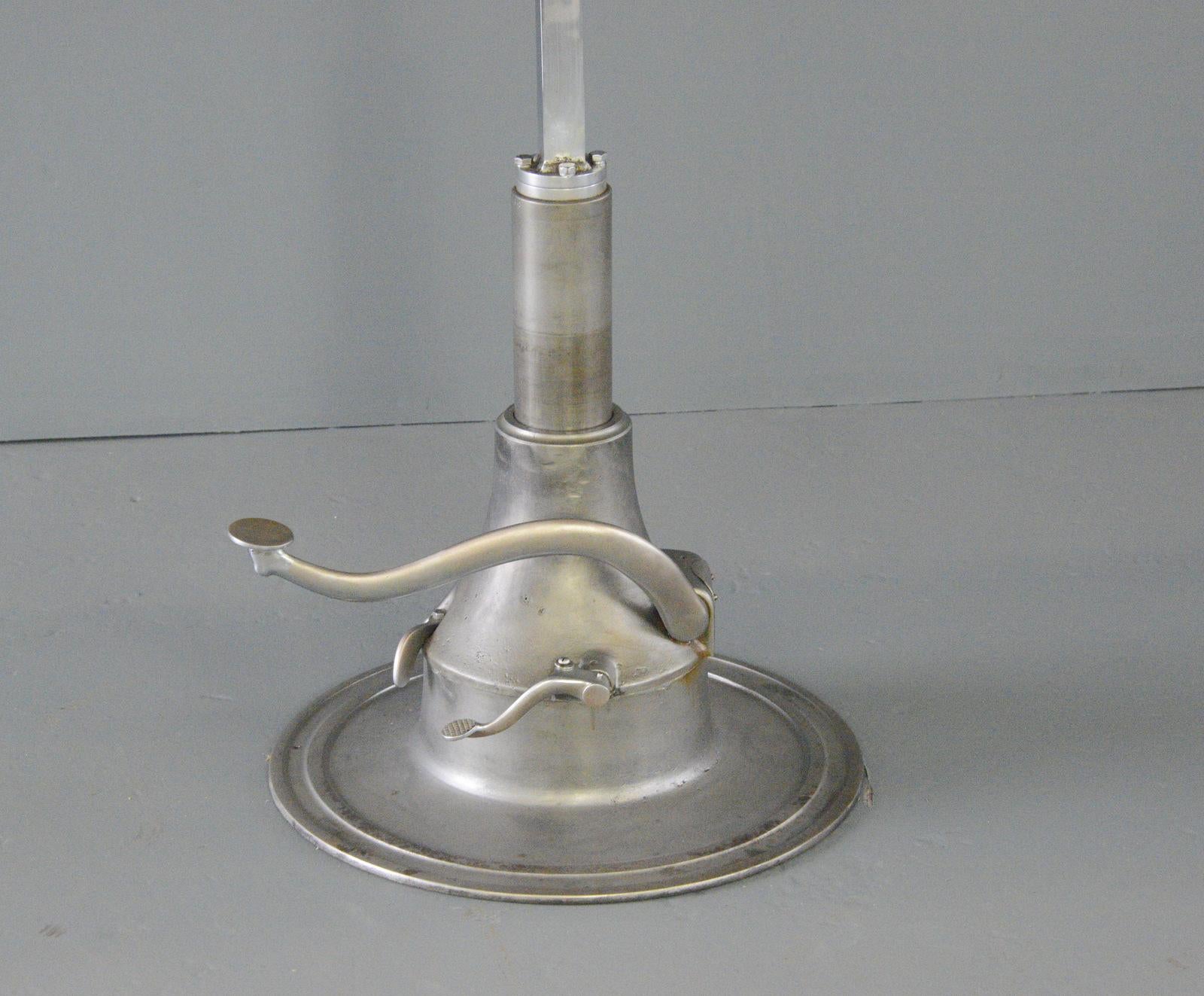 Hydraulic Examination-Tisch mit Marmorplatte, ca. 1930er Jahre (Industriell) im Angebot