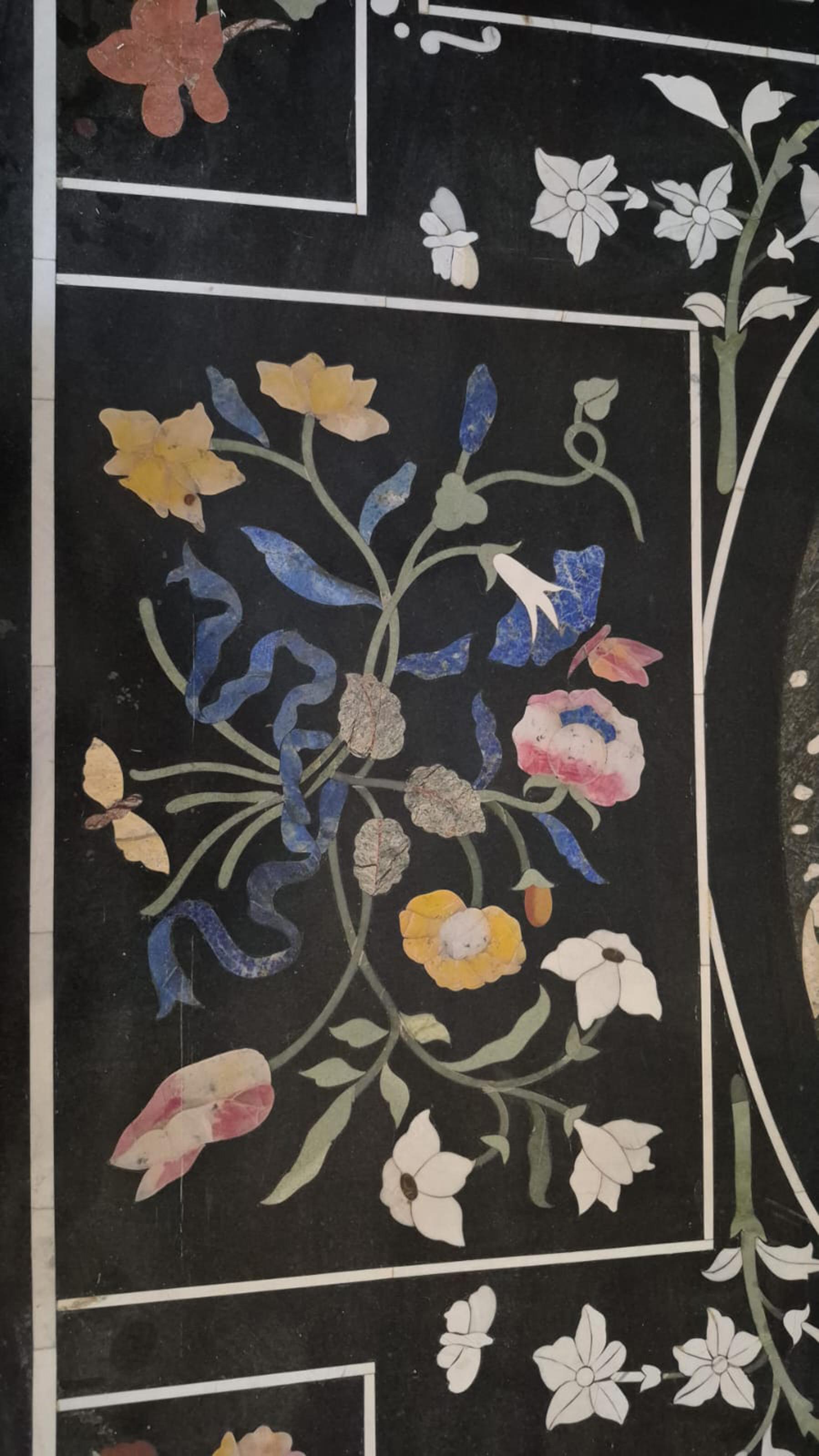 20th Century Marble top inlaid with semiprecious stones For Sale