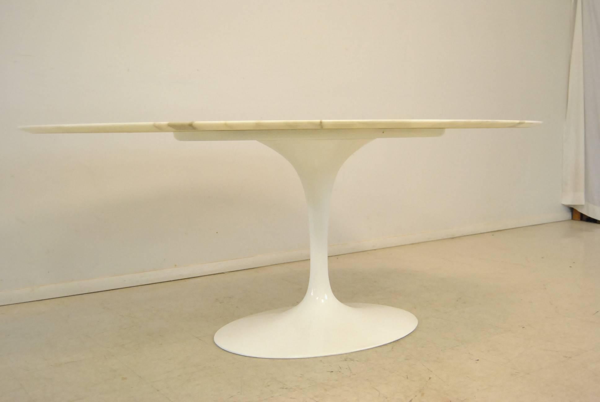 Mid-Century Modern Marble-Top Oval Tulip Dining, Conference Table by Eero Saarinen for Knoll