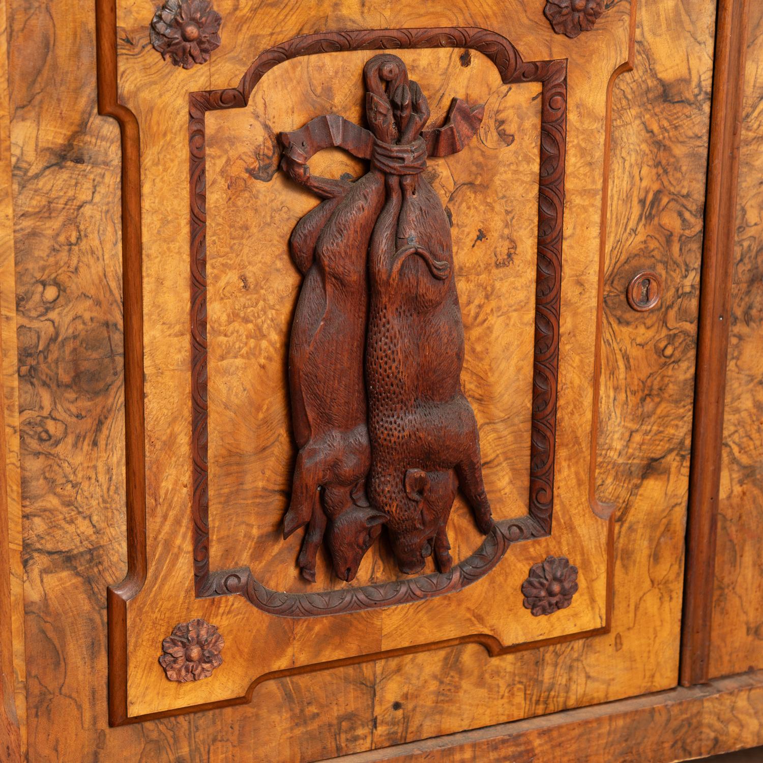 Marble Top Walnut Sideboard Buffet, Black Forest Hunt Carving, Sweden circa 1890 5