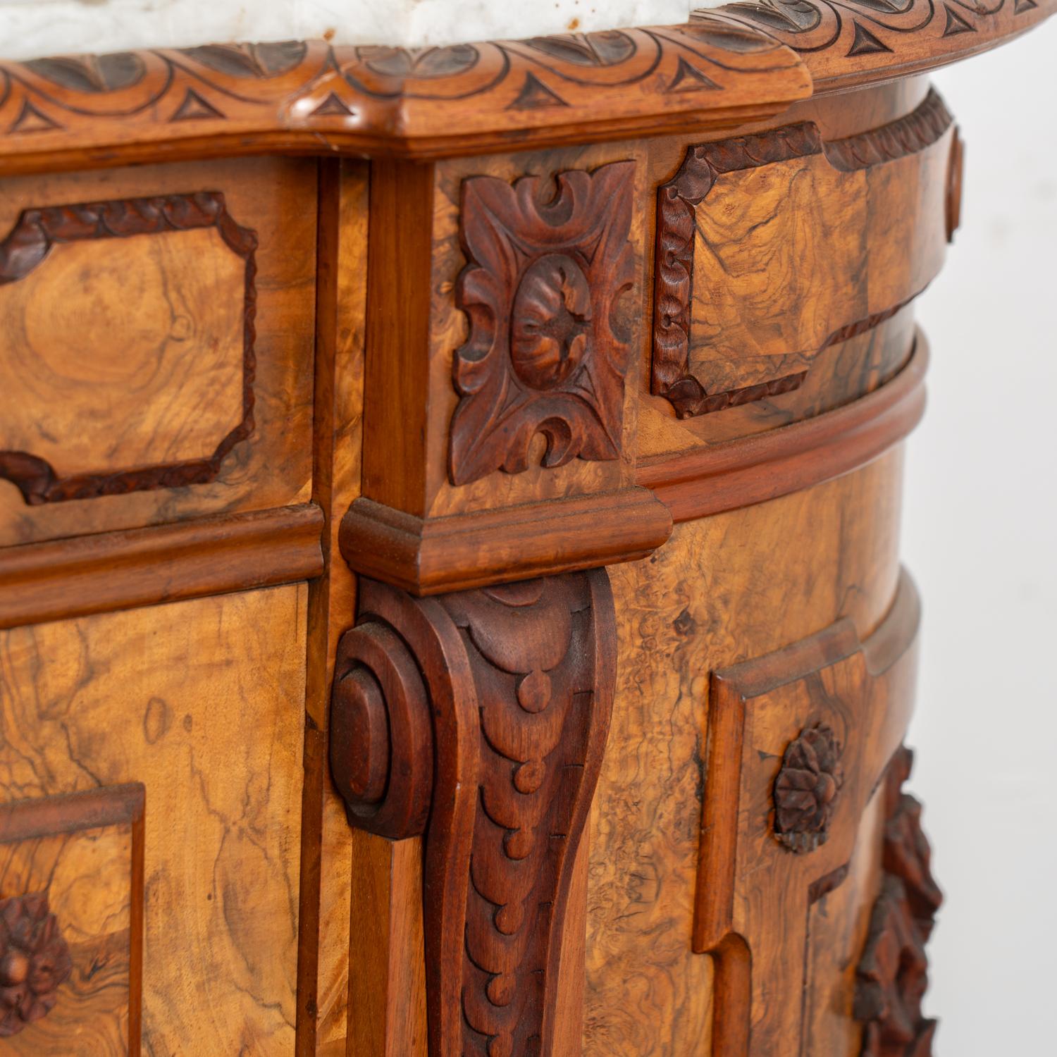 Marble Top Walnut Sideboard Buffet, Black Forest Hunt Carving, Sweden circa 1890 7