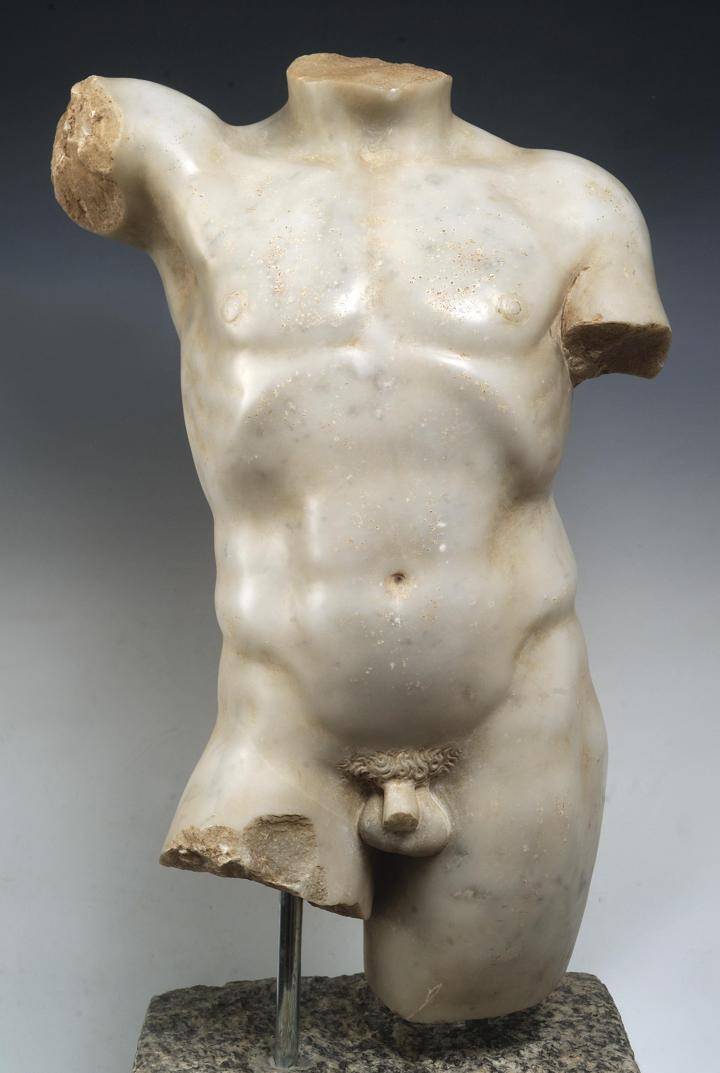 Marmor Torso eines Athleten, nach der Antike, 19. Jahrhundert oder früher, Italien (Geschnitzt) im Angebot