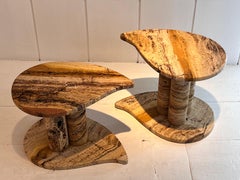 Tables d'appoint en marbre et travertin par Jean-Frédéric Bourdier