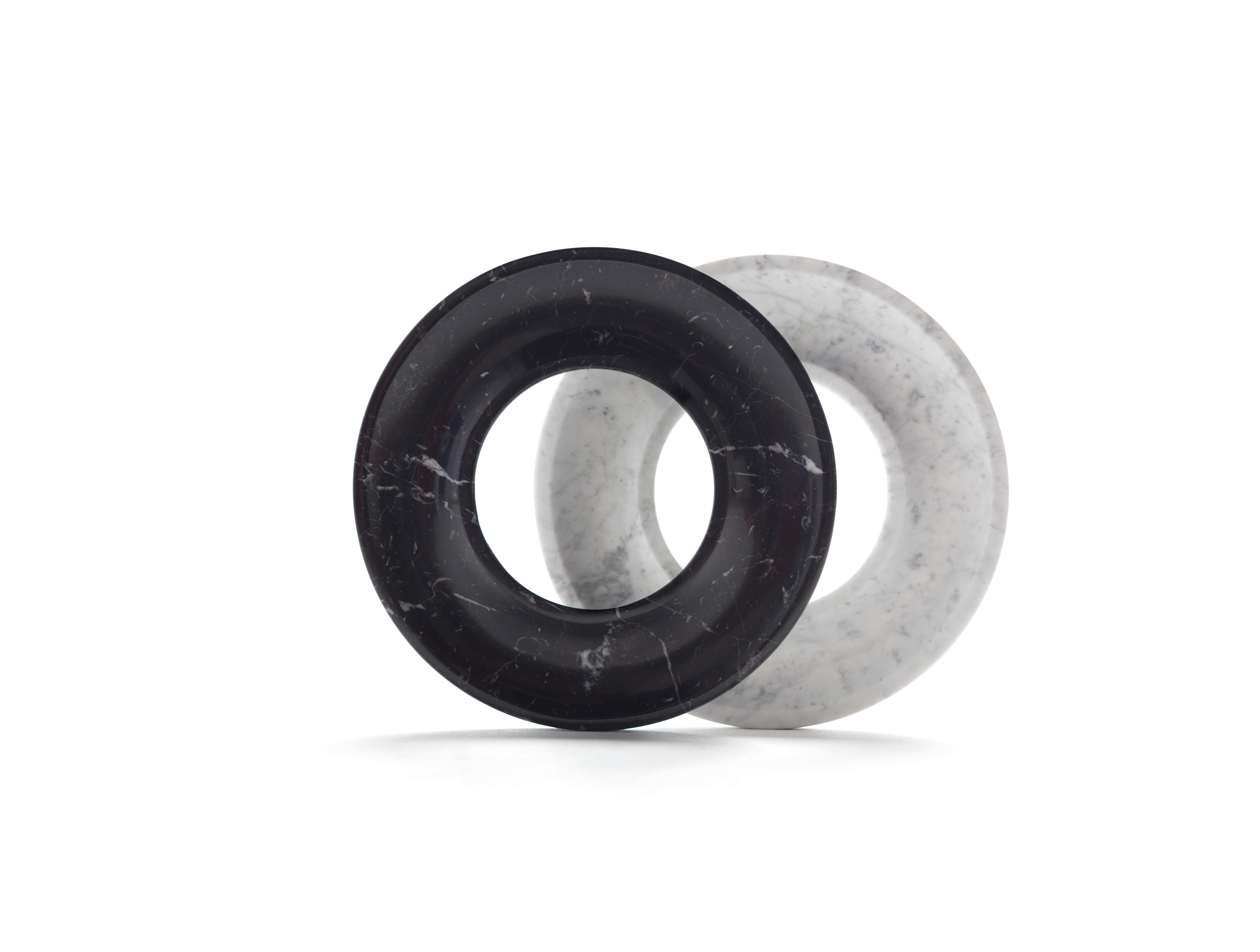 Marble tray, Marquina black Minimalist Tray, Marblelous Ring Tray by Aparentment In New Condition For Sale In Terrassa, Catalonia