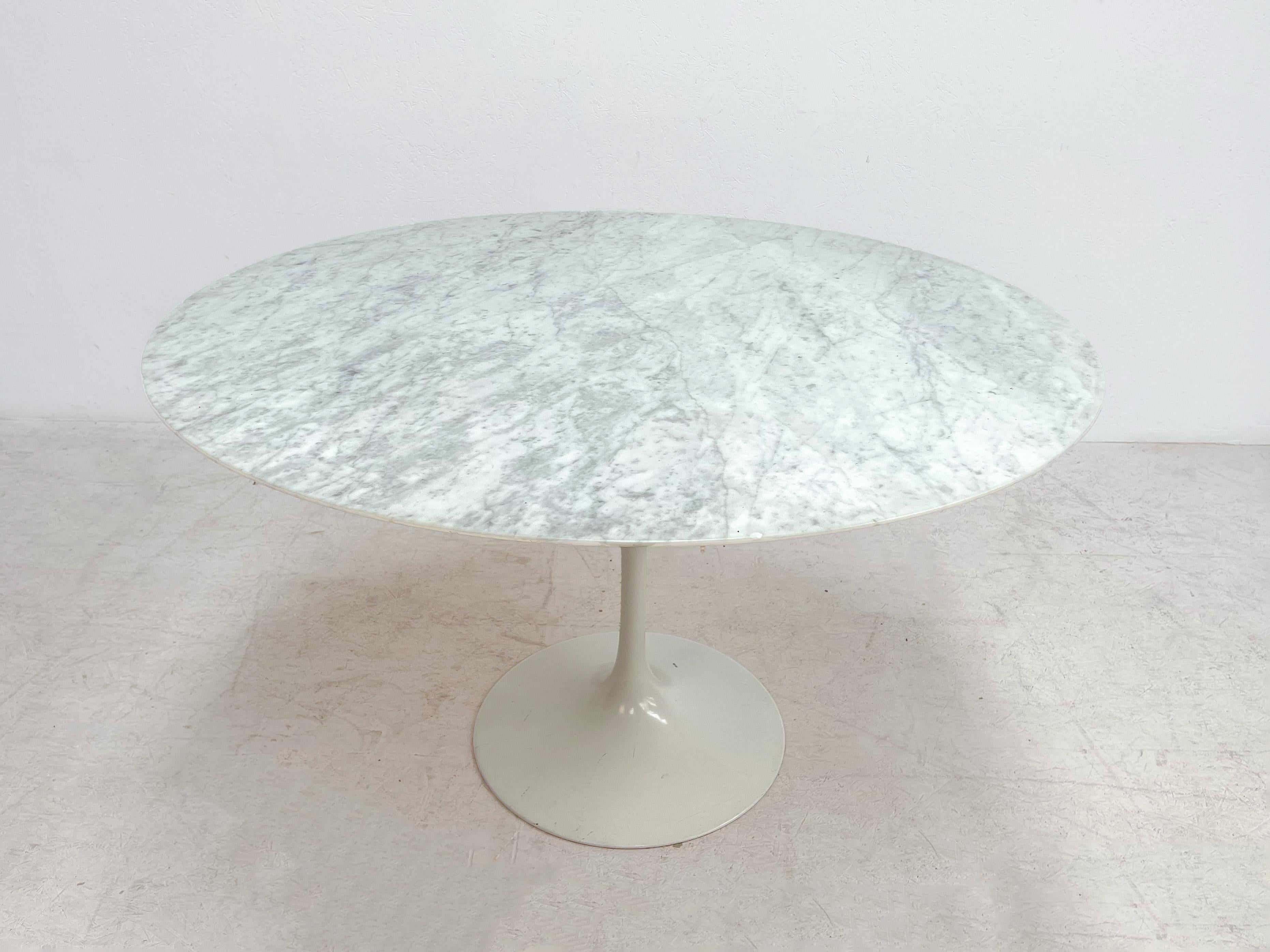 Marble Tulip Table by Eero Saarinen for Knoll Int In Good Condition In Nijlen, VAN