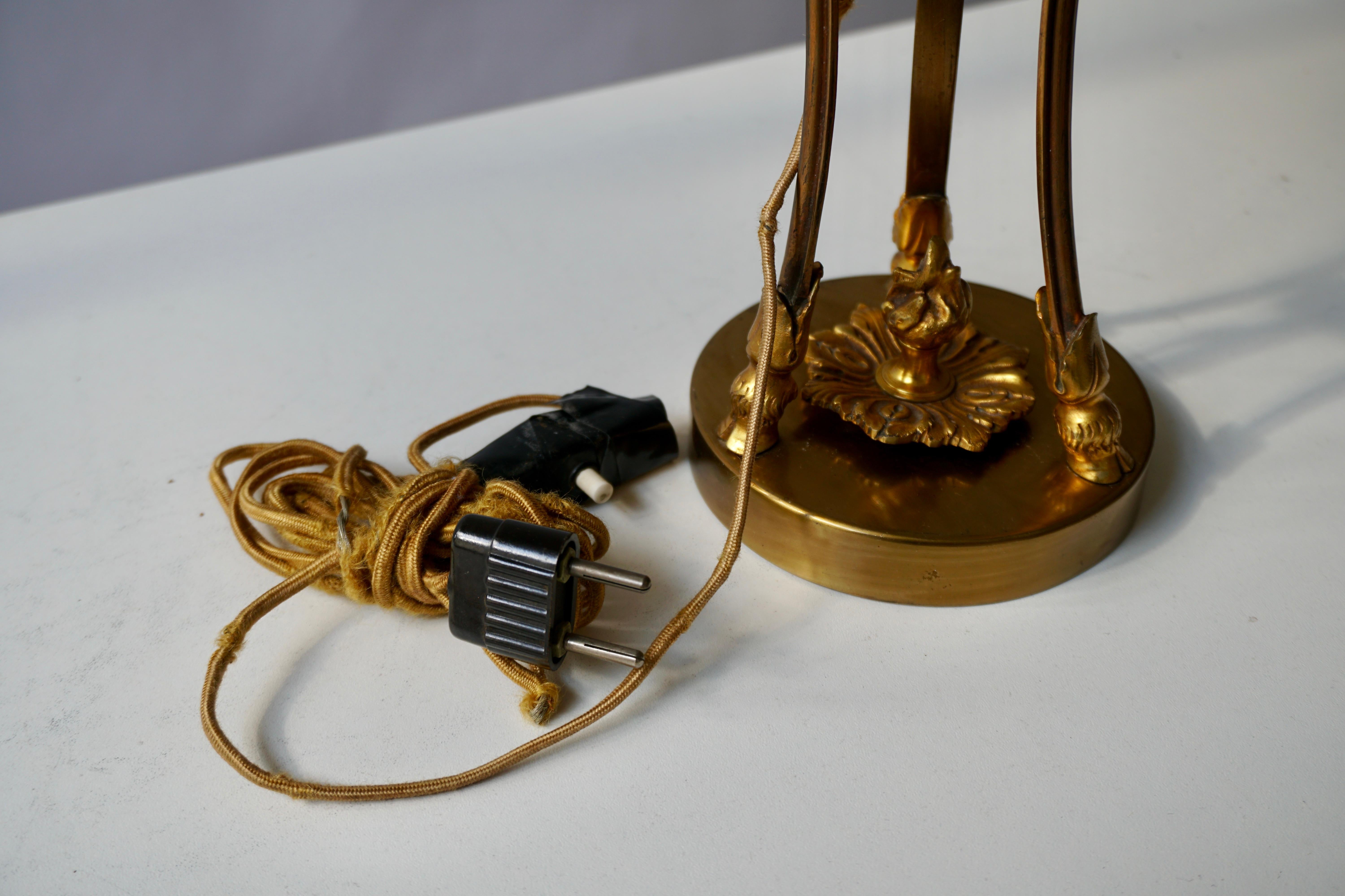 Marmor-Lampe in Urnenform mit Widderköpfen aus Bronze und Goldbronze im Angebot 4