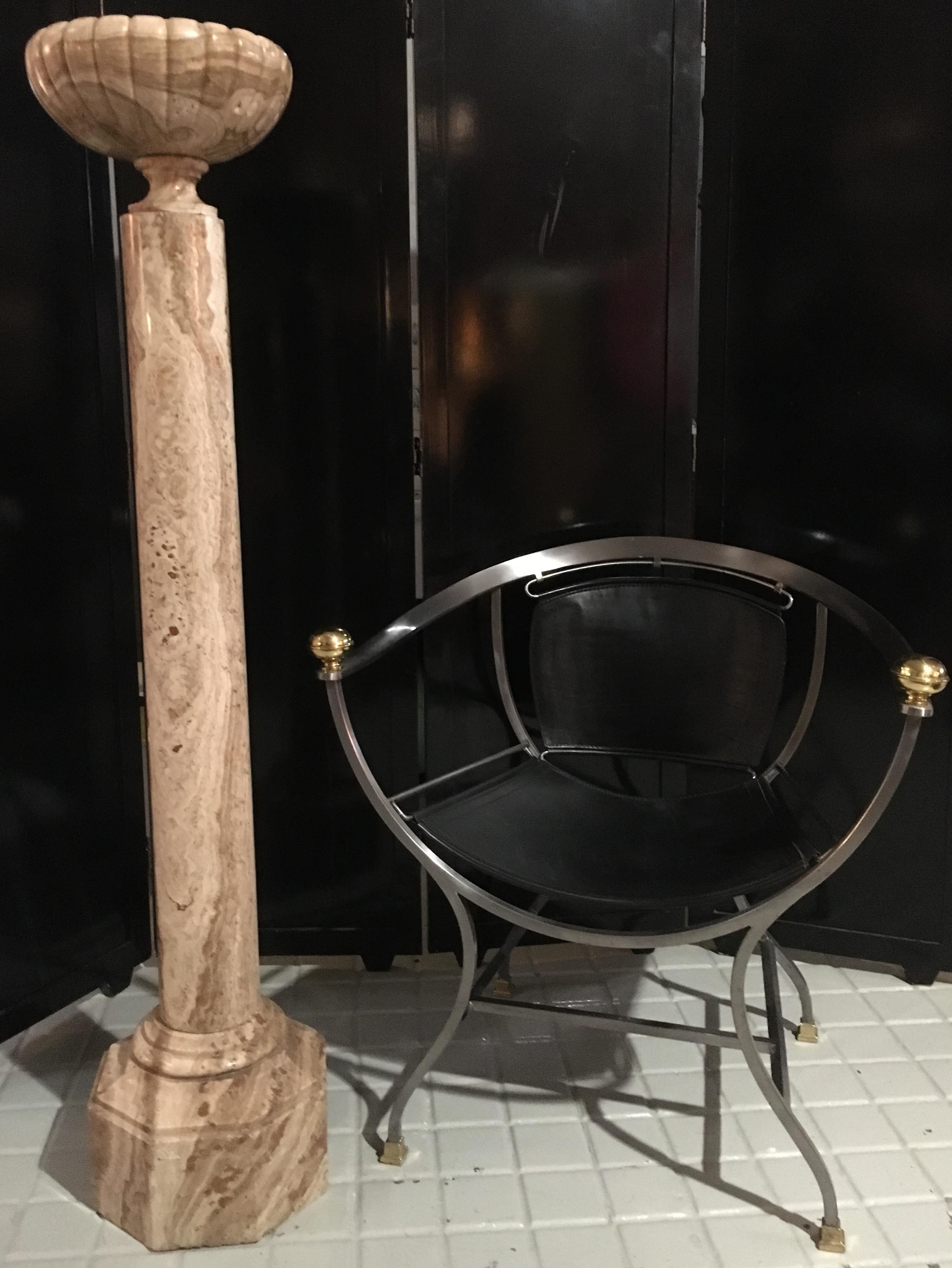 Marble Vase Mounted on Beige Column, Louis XVI Style, Work, circa 1800 For Sale 2