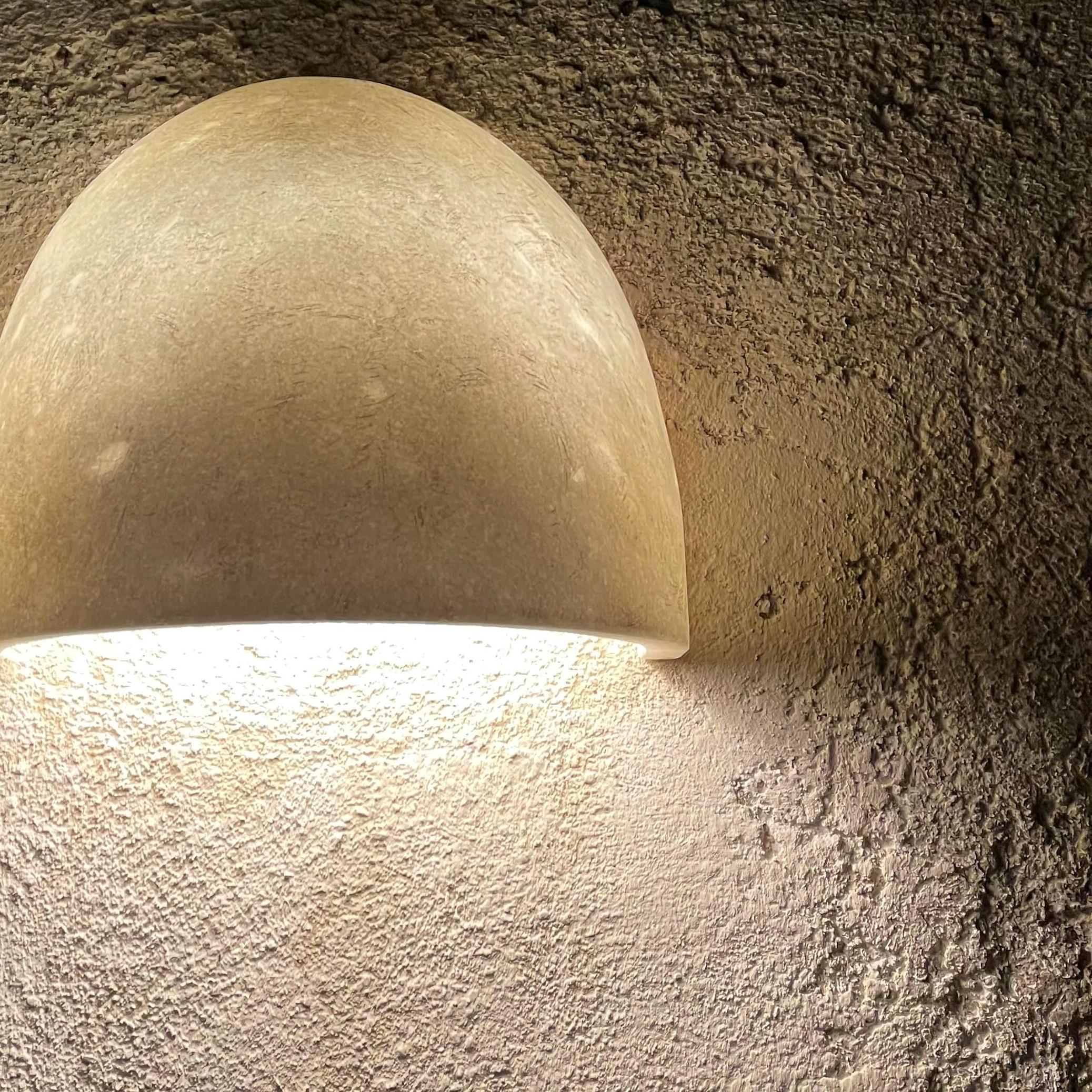 Moderno Lampada da parete in marmo di Tom von Kaenel in vendita
