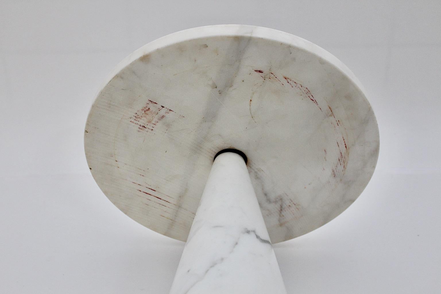 Marble White Organic Circular Vintage Side Table or Coffee Table  1970s Italy For Sale 9