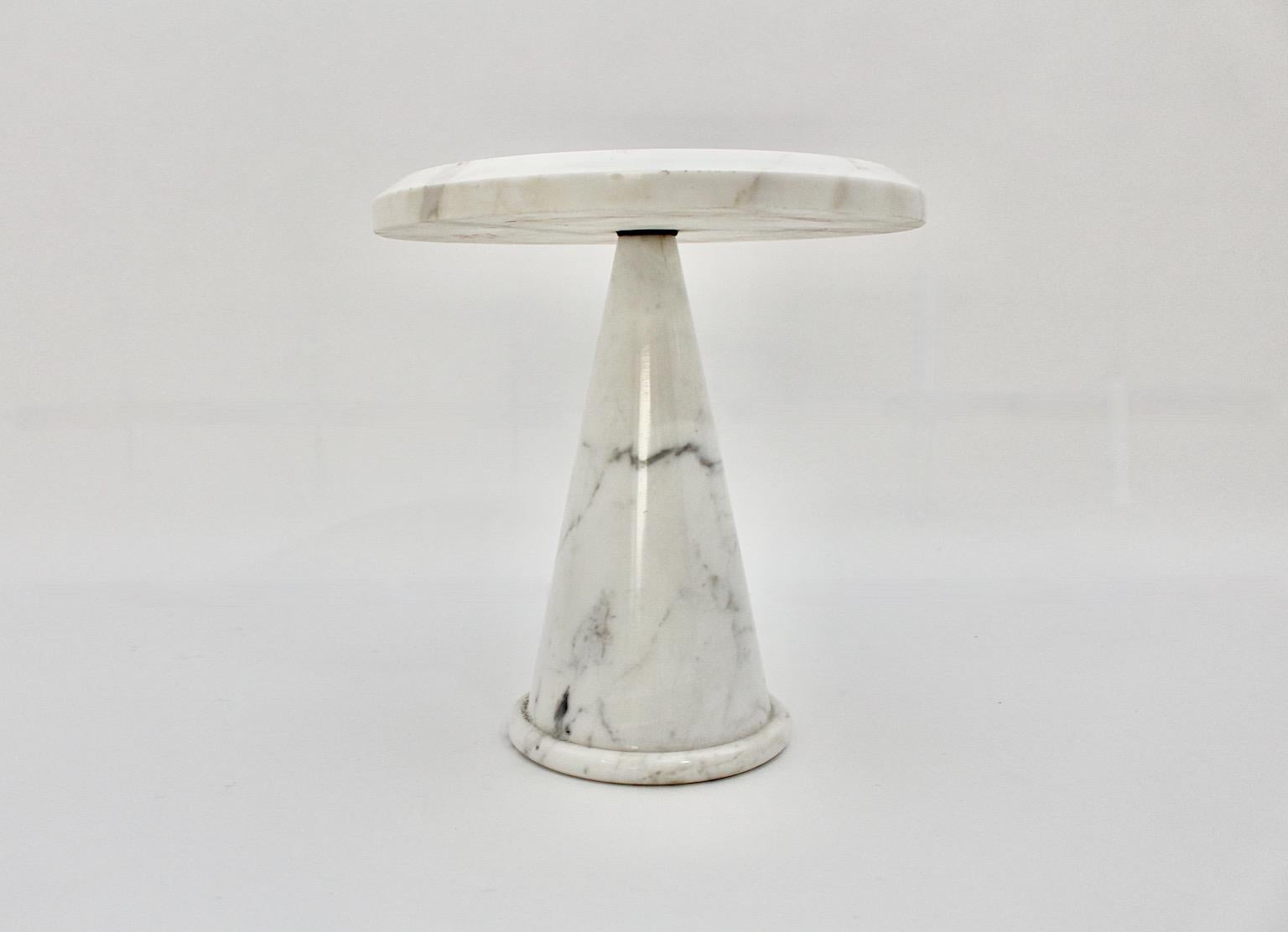 Marble White Organic Circular Vintage Side Table or Coffee Table  1970s Italy For Sale 2