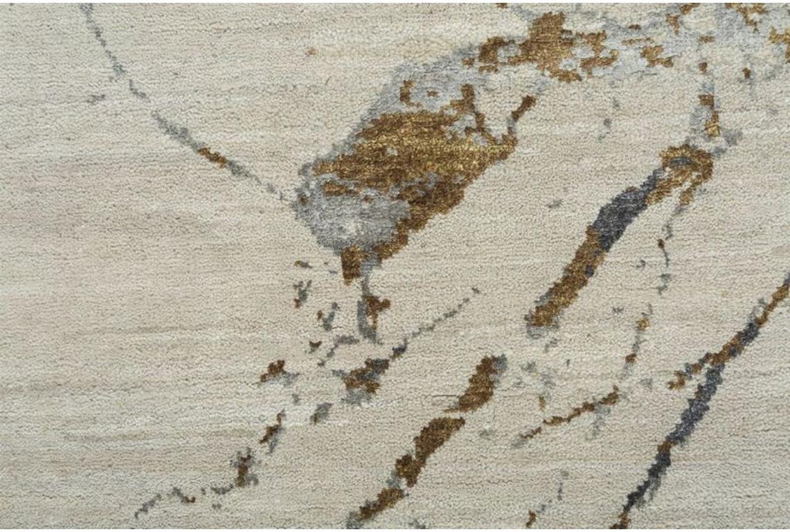 Indian Marbled Echo Antique White & Warm Spice 240x300cm Hand Knotted Rug For Sale