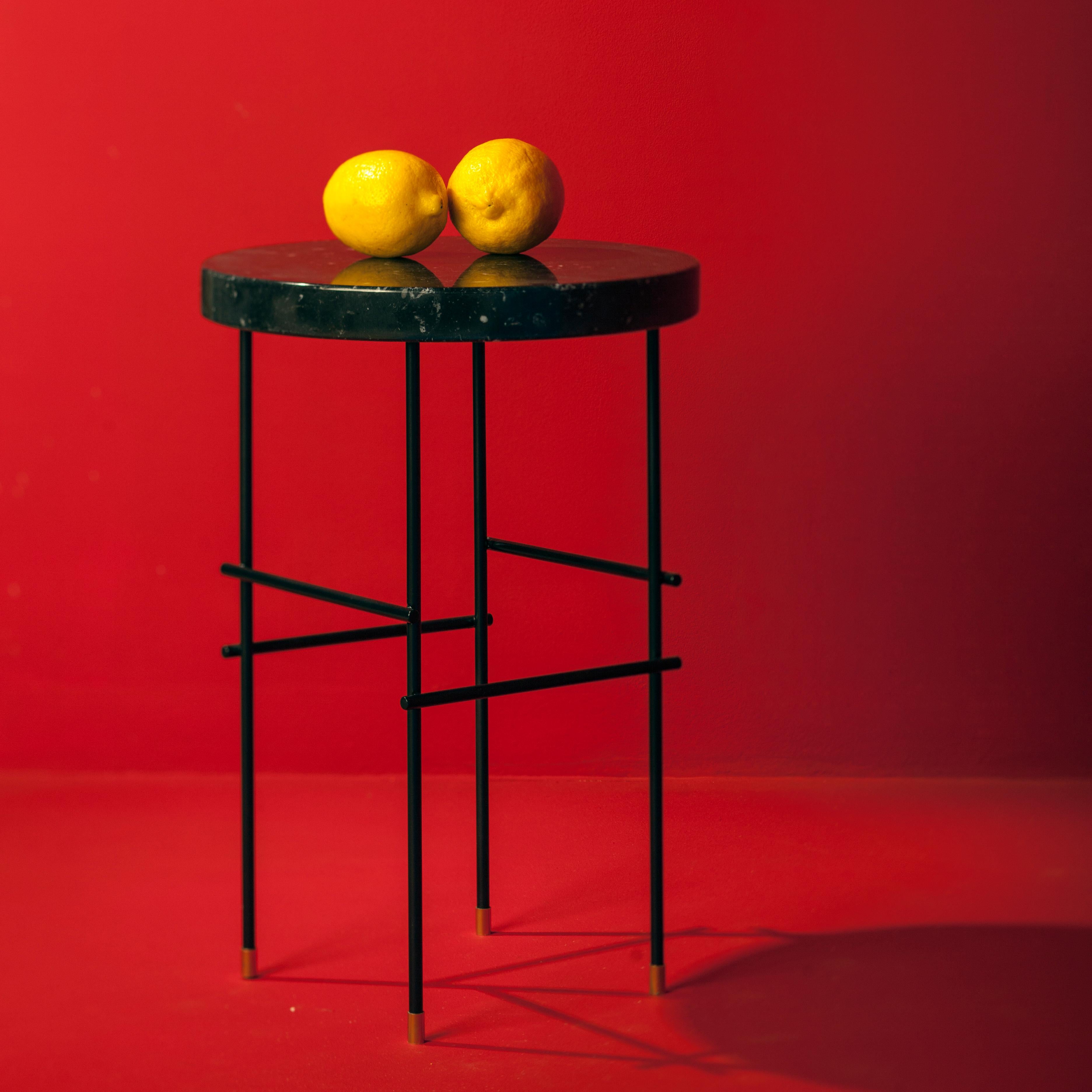 Minimaliste The Pedestal noir Table d'appoint minimaliste en marbre noir Marquina