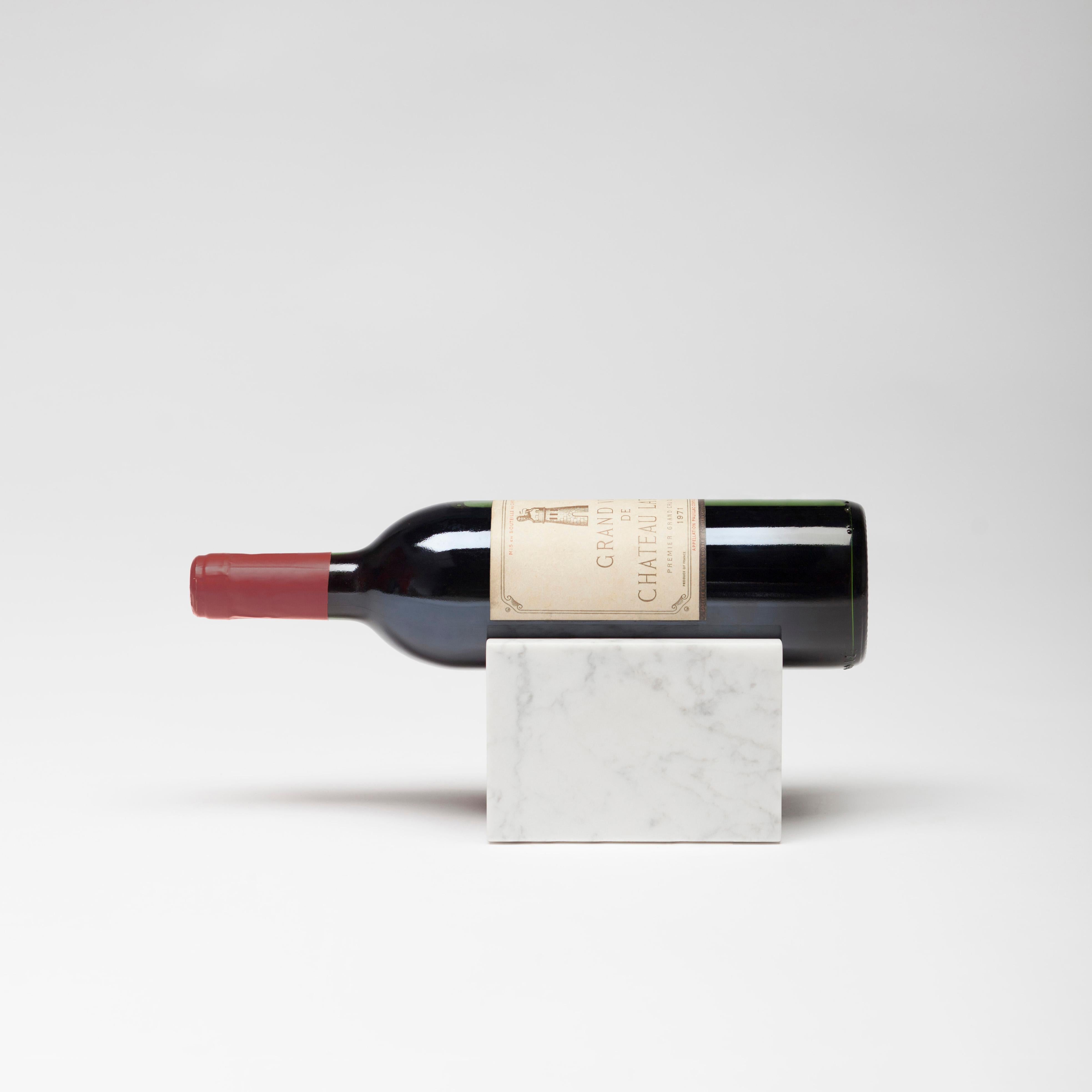 “Marblelous Wine Holder” White Carrara Marble Minimalist Handmade Wine Holder In New Condition For Sale In Terrassa, Catalonia
