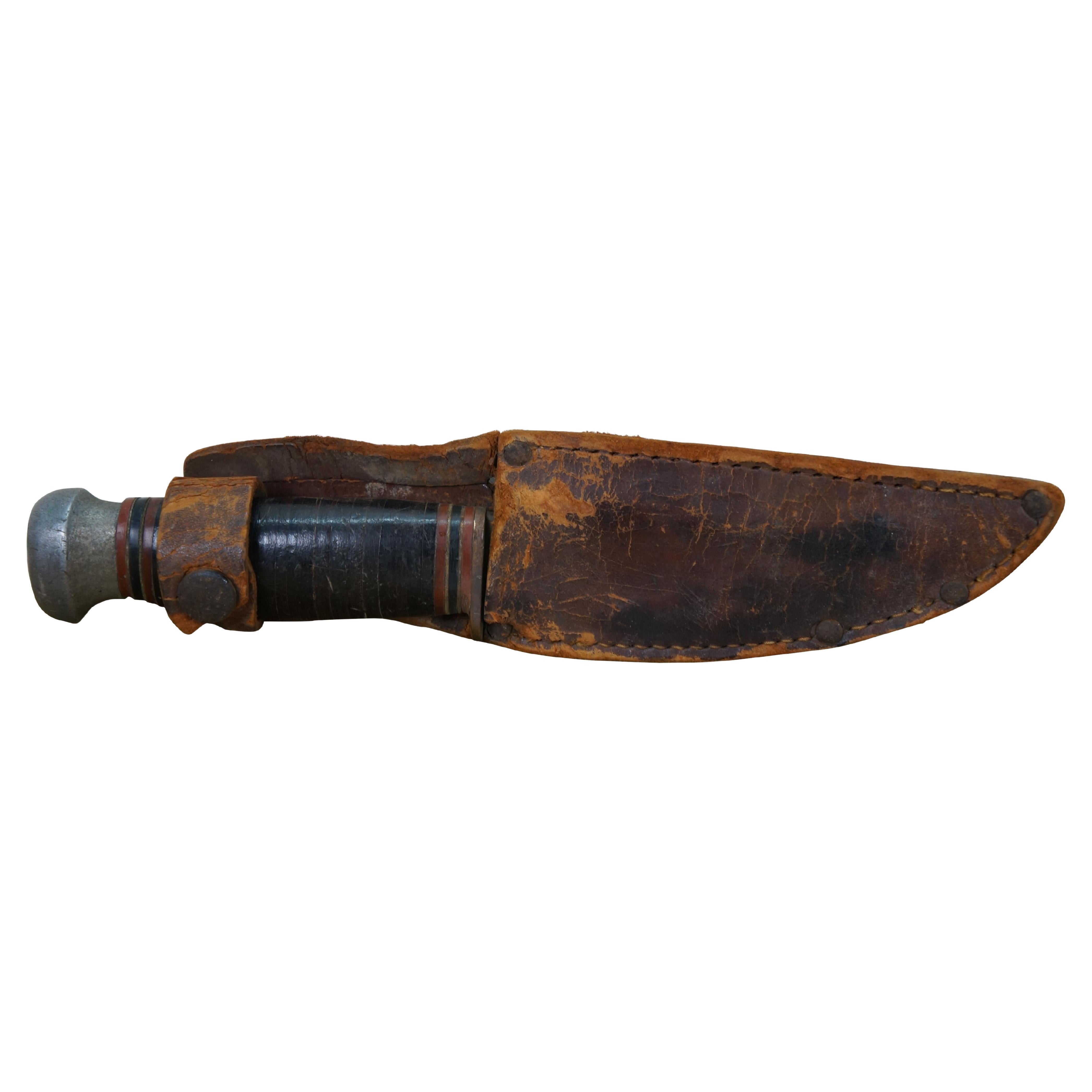 Marbles Gladstone WWII Era Ideal Fixed Blade Knife & Leather Sheath 8" (couteau à lame fixe et étui en cuir) en vente