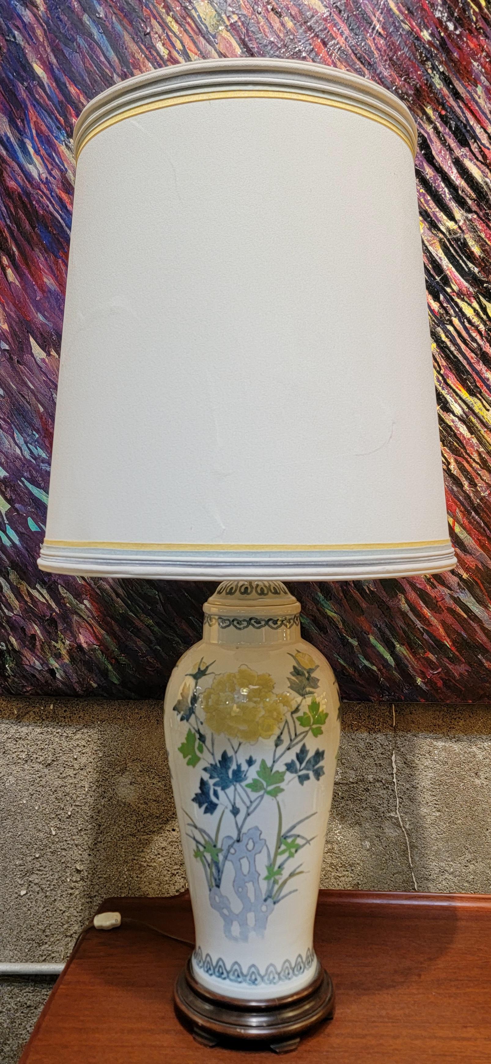 Marbro Asian Style Hand Painted Porcelain Table Lamp For Sale 1