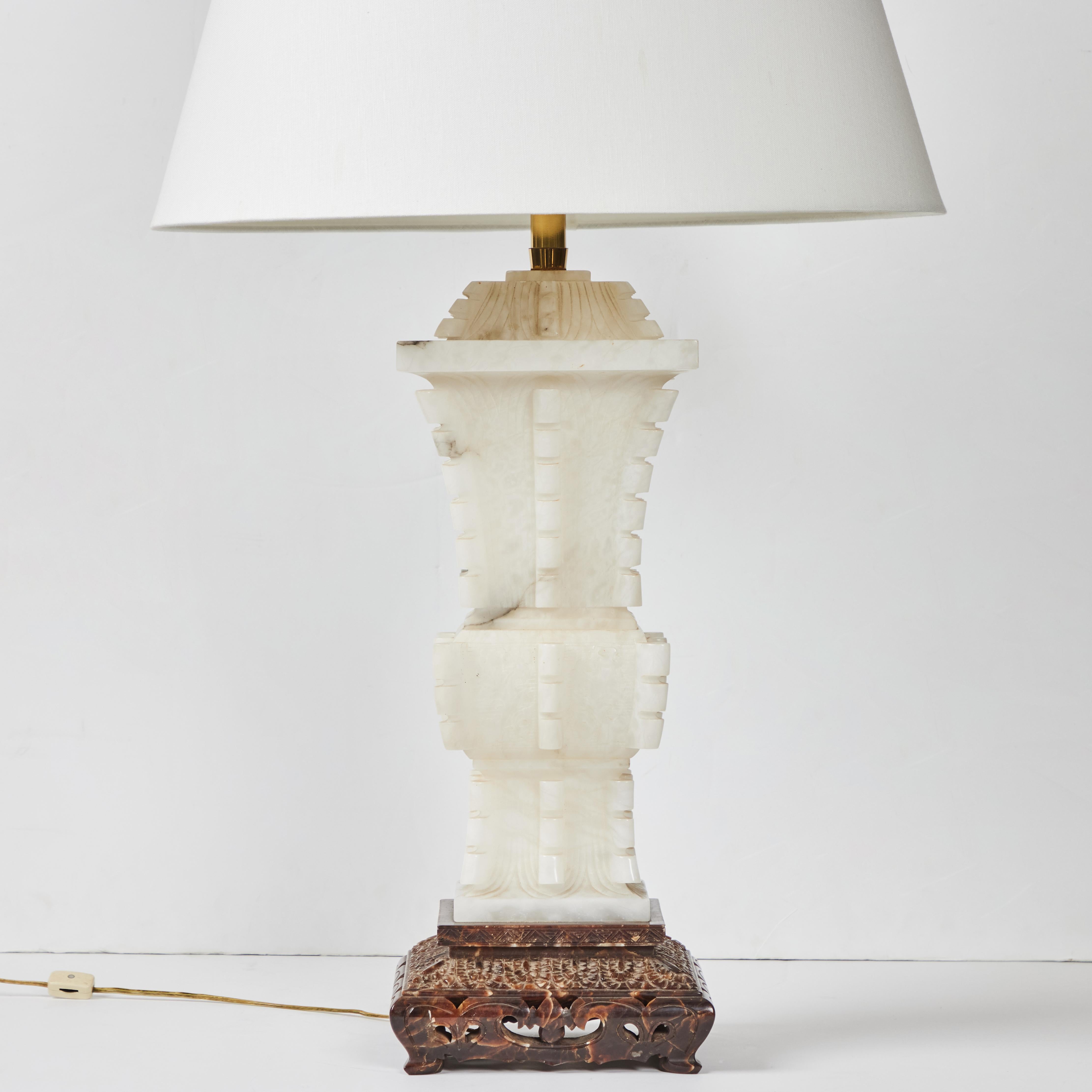 Milieu du XXe siècle Lampe en albâtre Marbro Company en vente