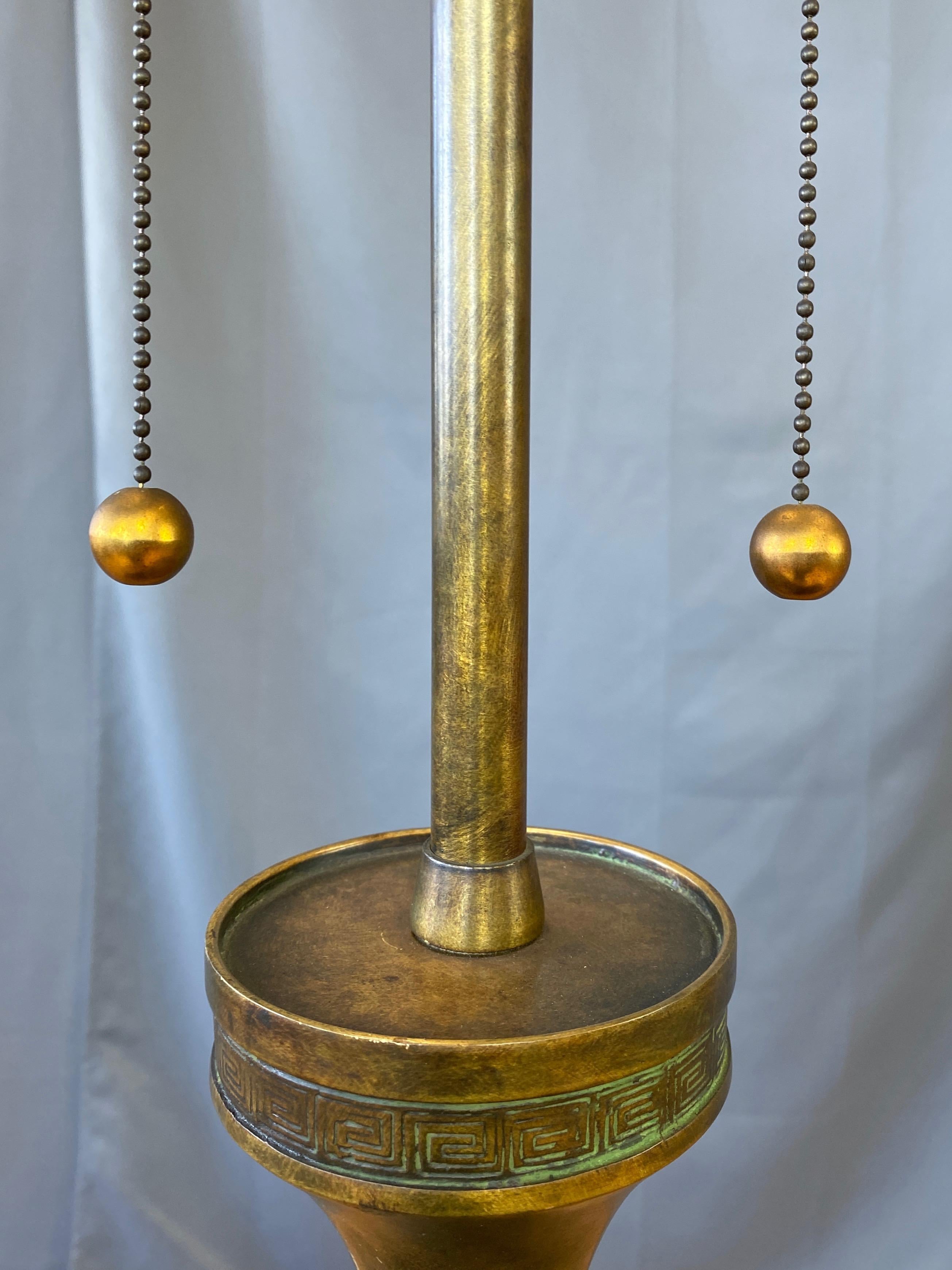 Marbro James Mont-Style Chinese Archaistic Tall Brass Table Lamp, 1950s For Sale 4