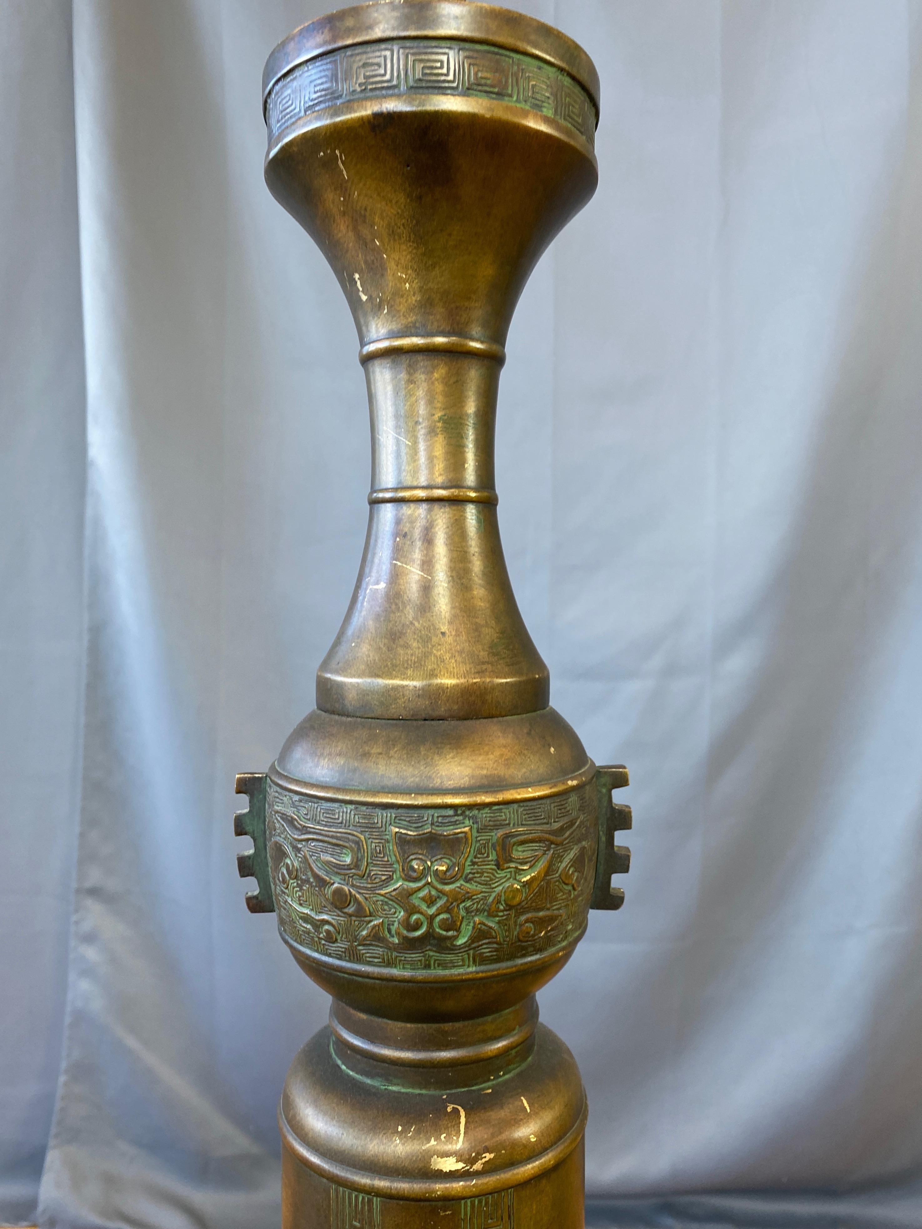 Marbro James Mont-Style Chinese Archaistic Tall Brass Table Lamp, 1950s For Sale 6