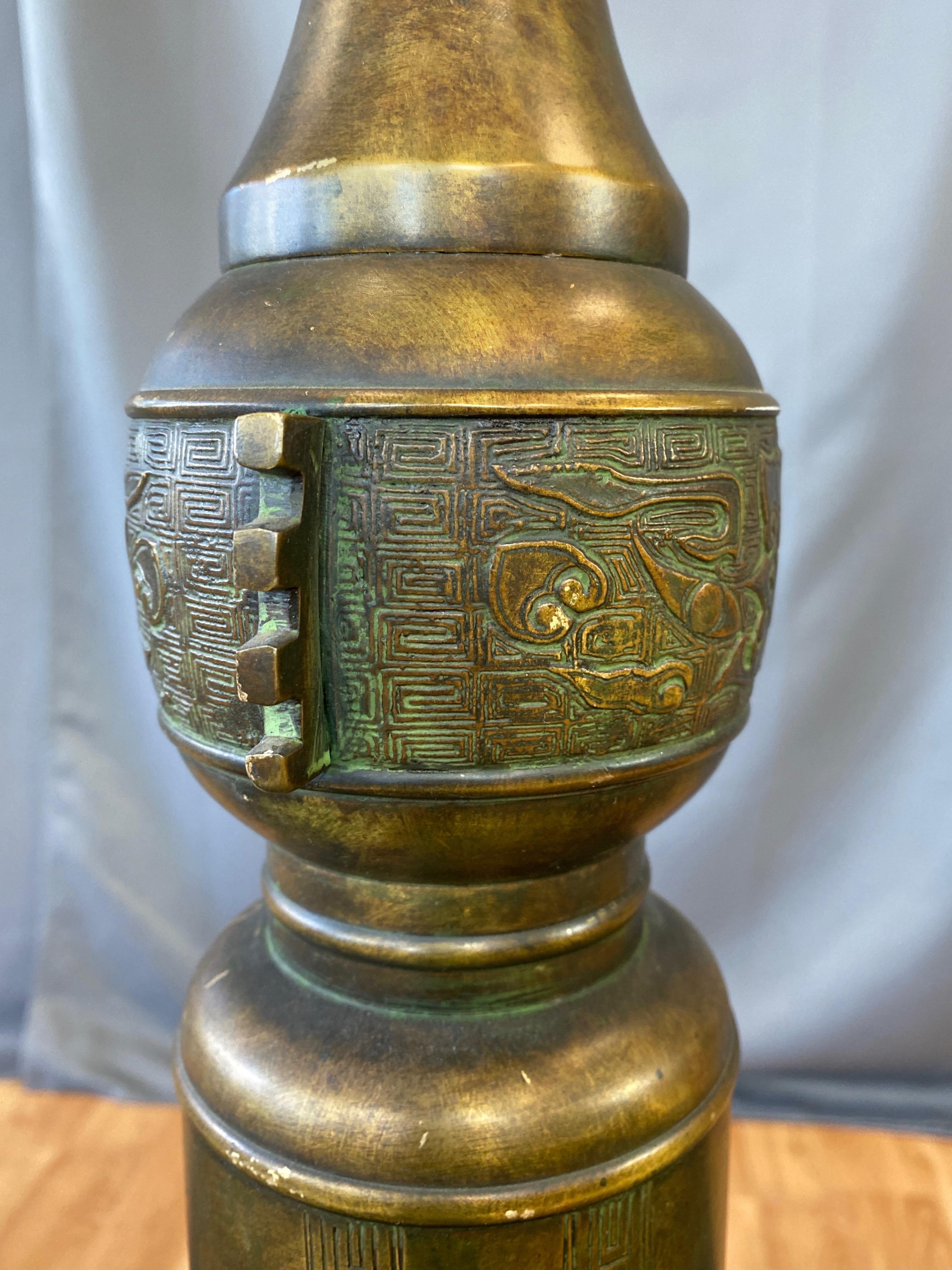 Marbro James Mont-Style Chinese Archaistic Tall Brass Table Lamp, 1950s In Good Condition For Sale In San Francisco, CA